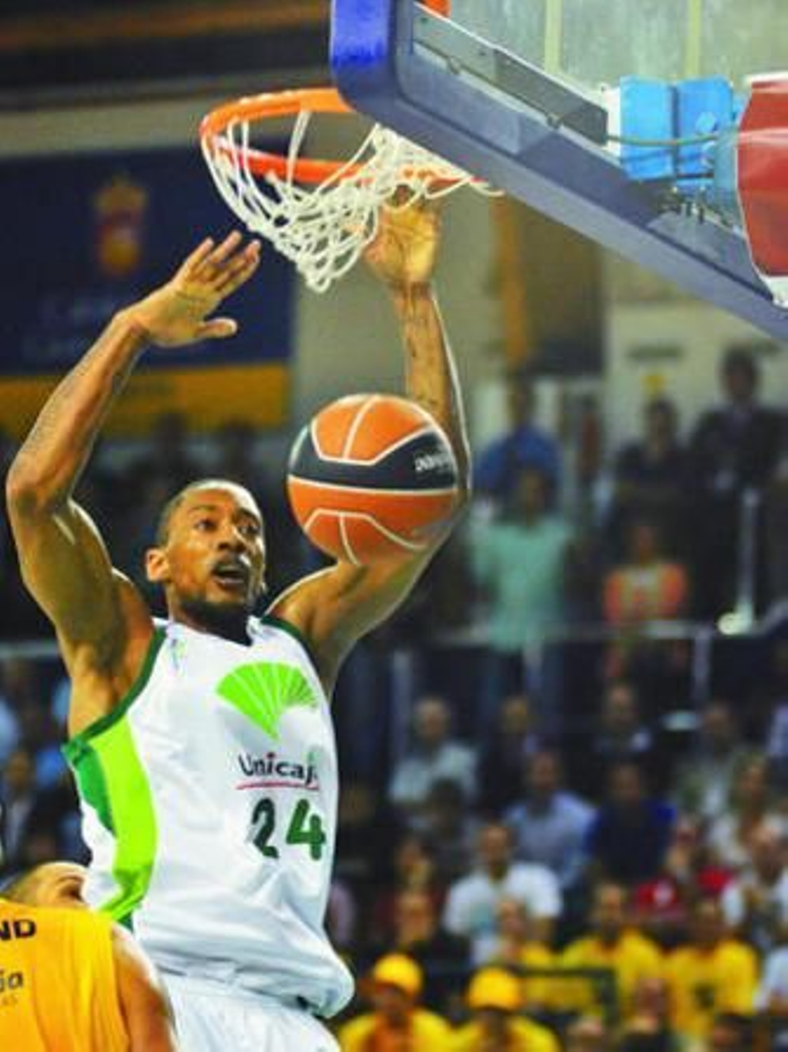 Haislip machaca el aro canario en una de sus pocas acciones afortunadas en el partido de ayer.