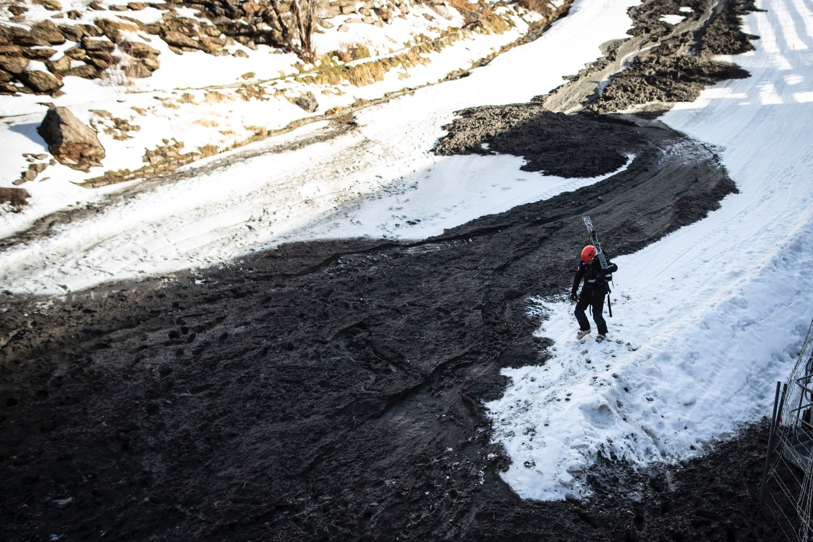 Fotogalería | La lengua de agua, nieve y barro que inunda Sierra Nevada