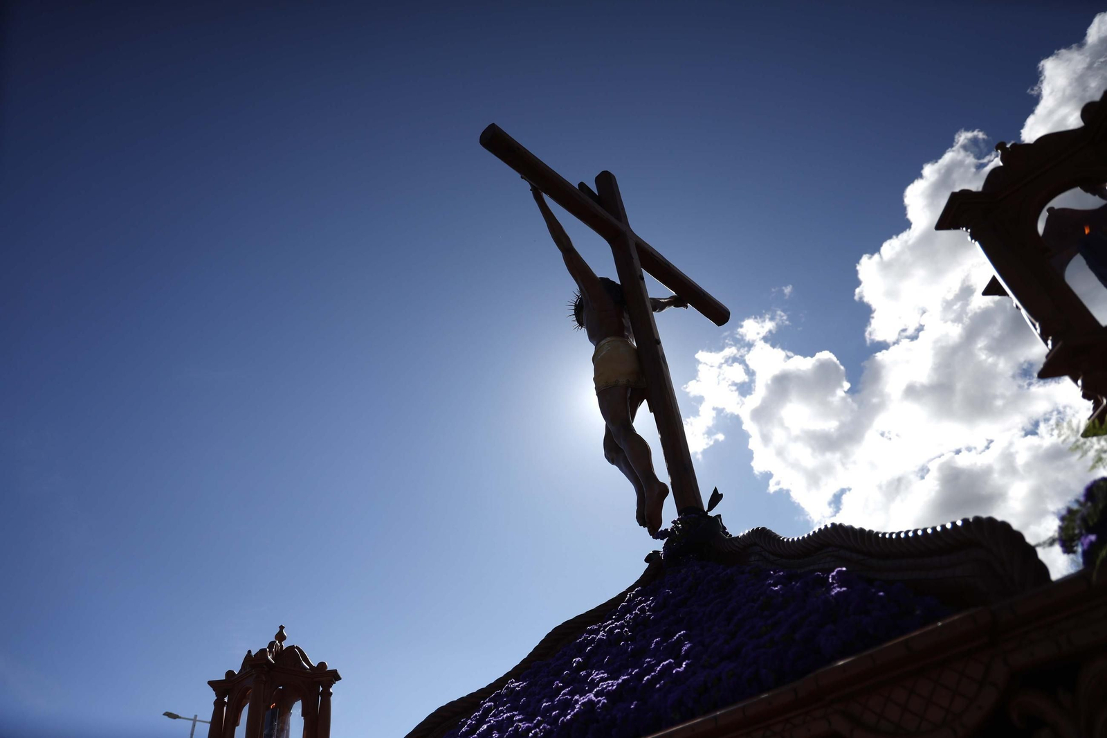 Fotos del Viernes Santo en La Línea: Cristo del Mar, Soledad y Santo Entierro, Cristo del Amor y Amargura