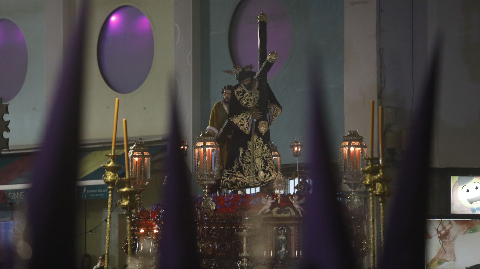 Fotos del Jueves Santo en La Línea: Perdón y la Salud, Gran Poder y Angustias