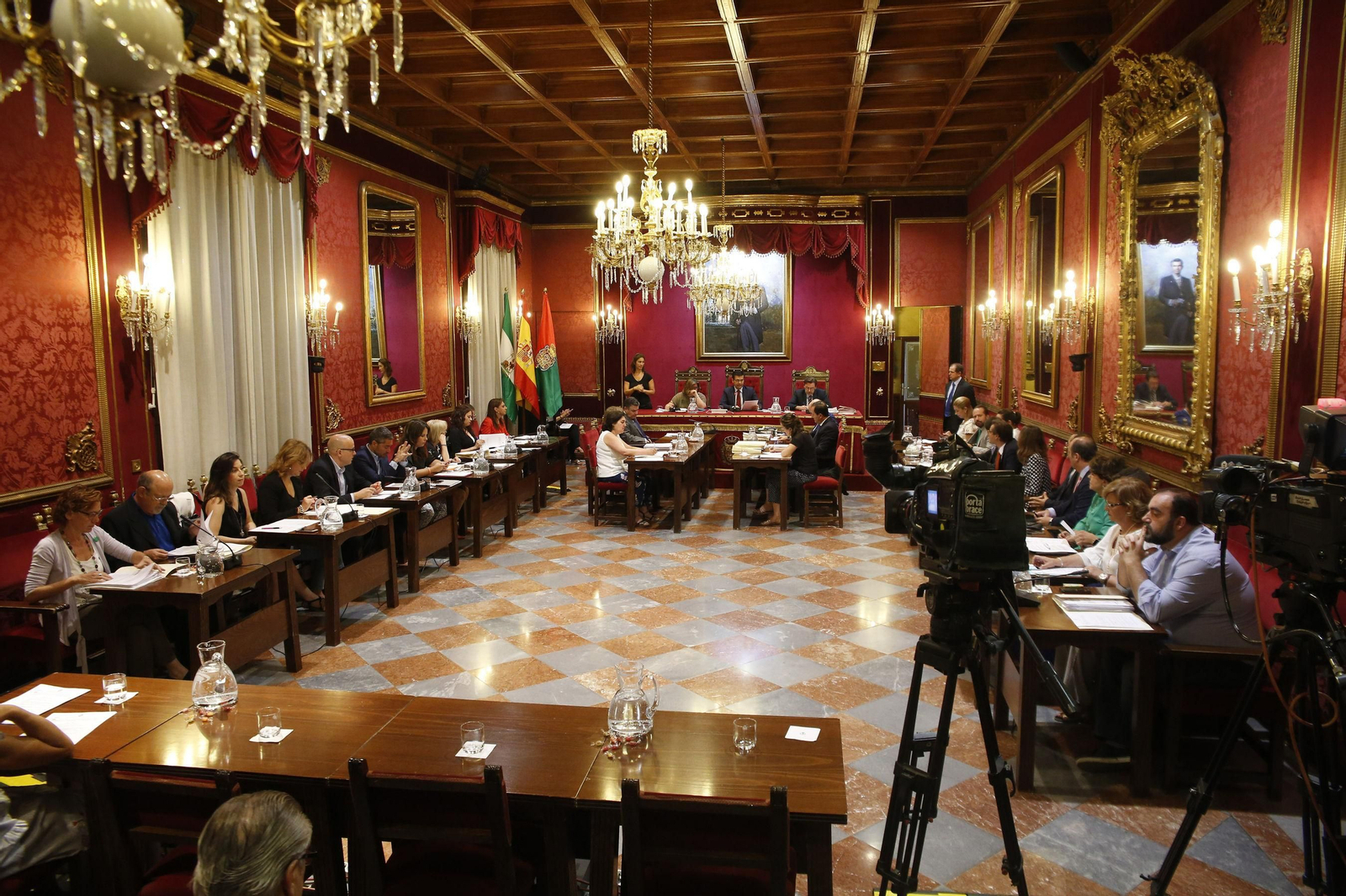 Por el momento se desconoce la cantidad que cobran los corporativos por asistir a plenos y otros órganos.