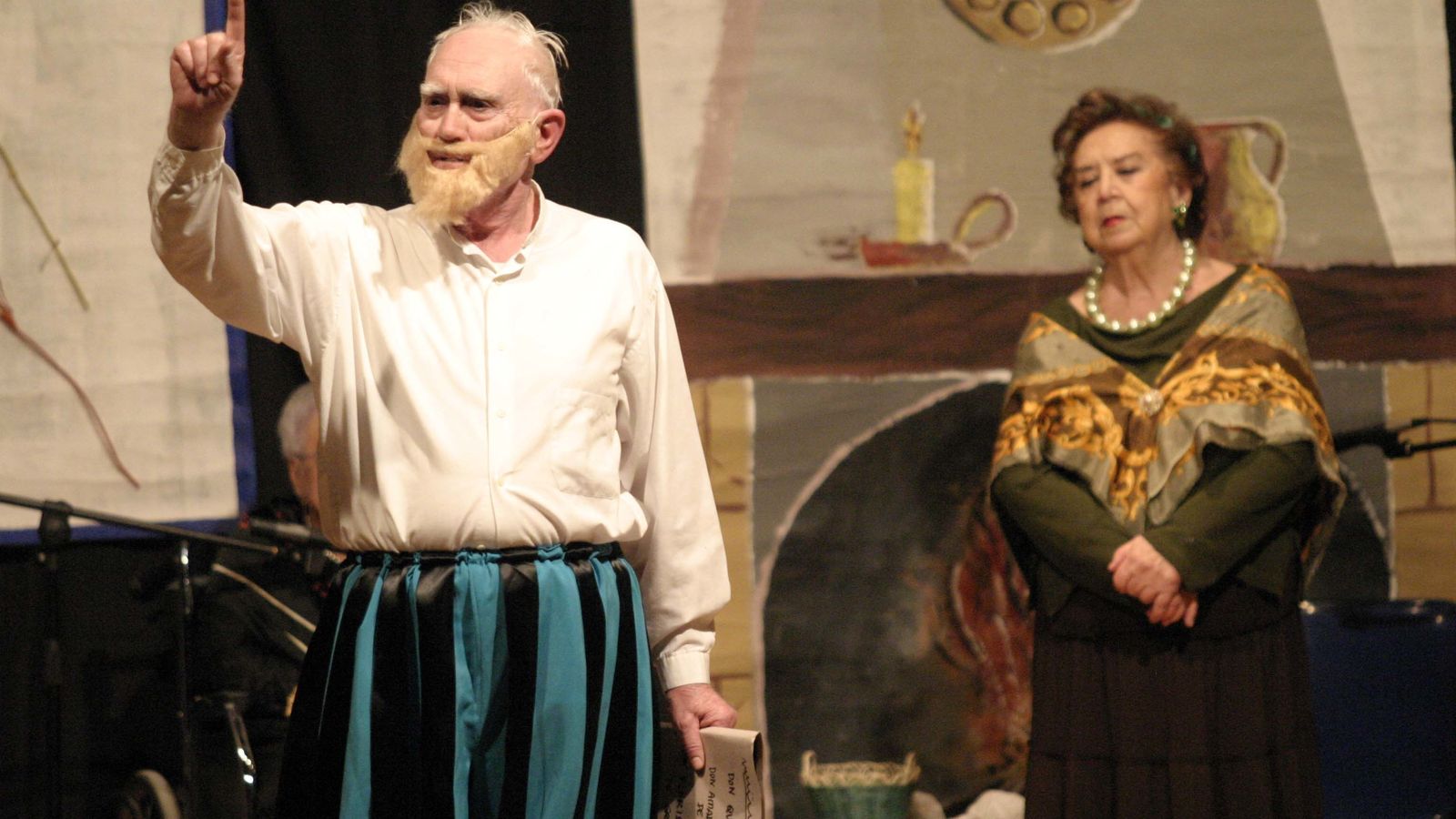 El taller está enfocado a la realización final de una obra de teatro.