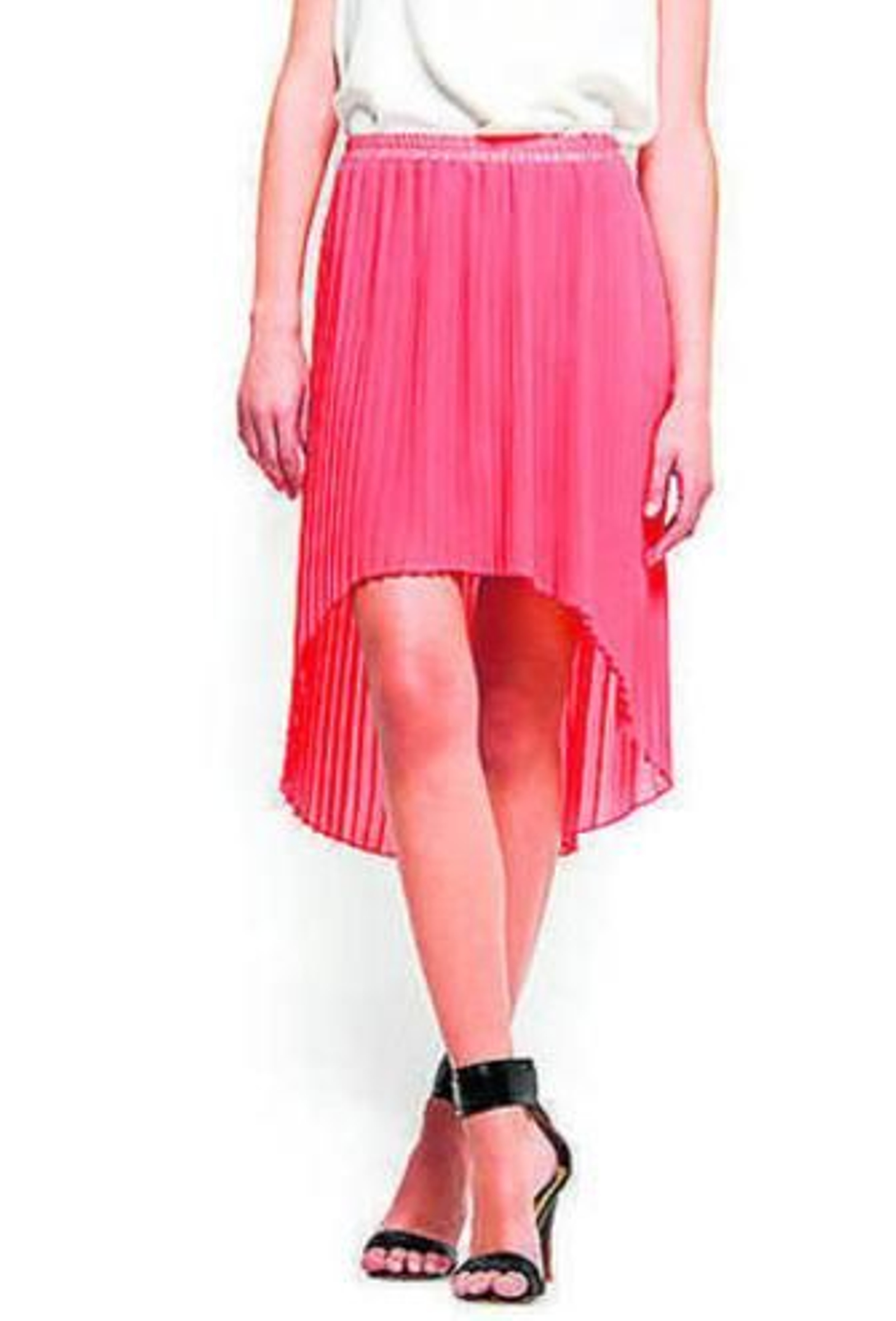 de las tiendas Zara, Mango y Bershka aparecen arriba, mientras que abajo tenemos dos vestidos de Aerostato.