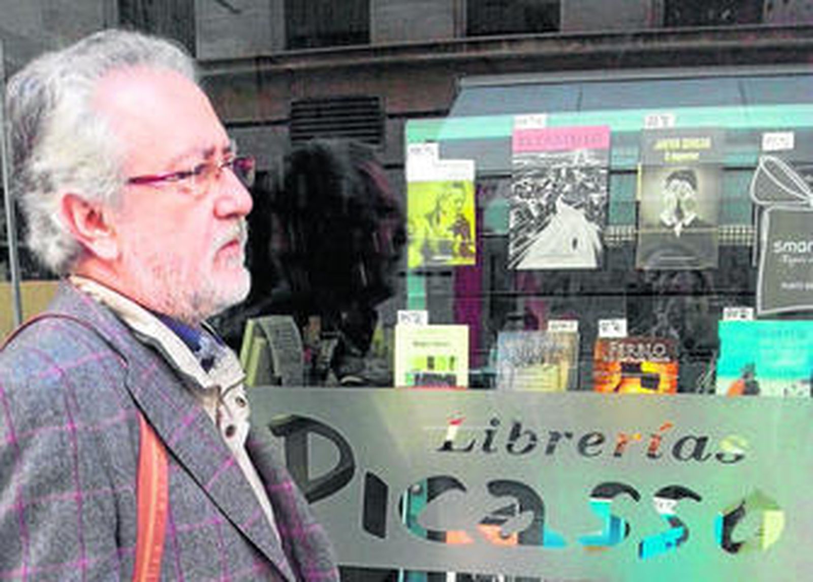 Ángel Sempere firmará su libro el 14 de febrero en Picasso, en la que ya se puede ver en sus escaparates.