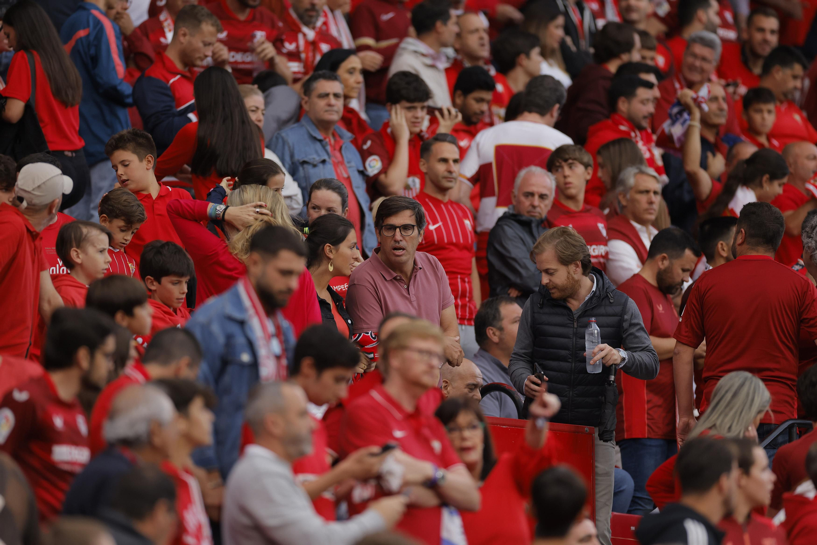 Búscate en las fotos del Sevilla-Juventus