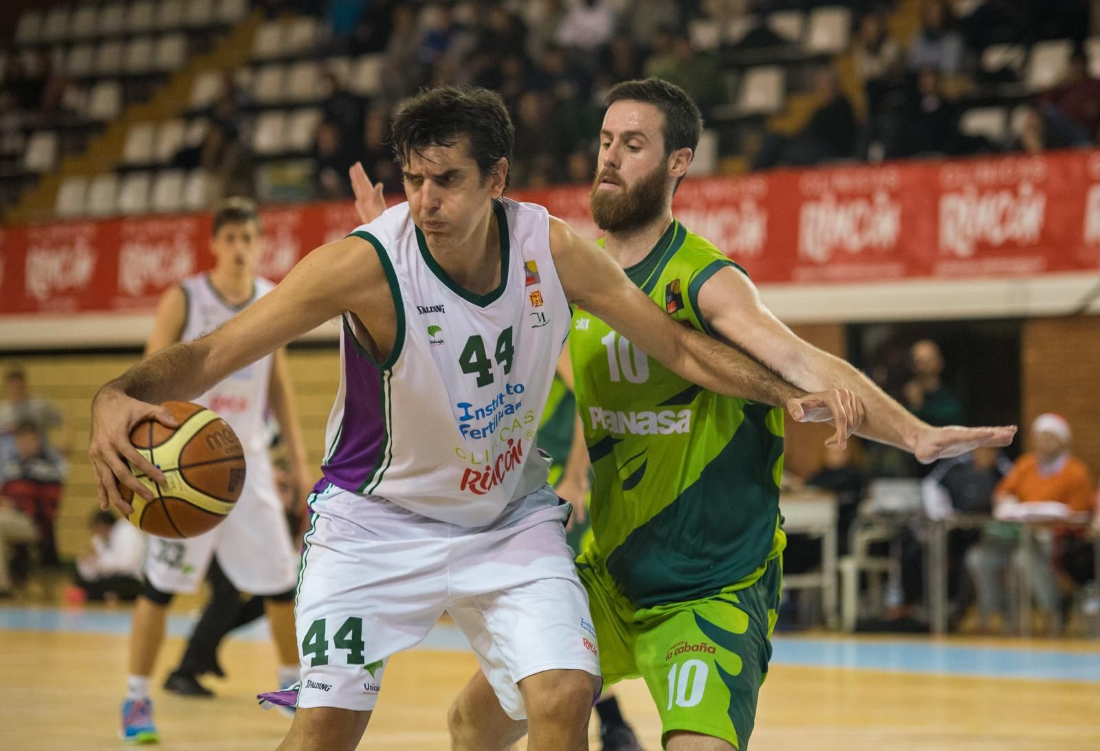 Pablo Almazán, a la derecha, cuando militaba en el Planasa Navarra.