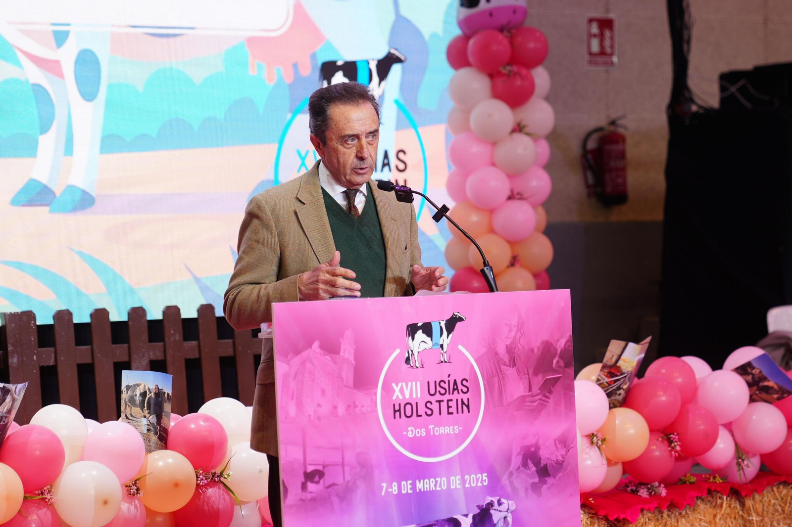 Las mejores imágenes de la inauguración de la XVII Feria de Ganado Frisón de Dos Torres