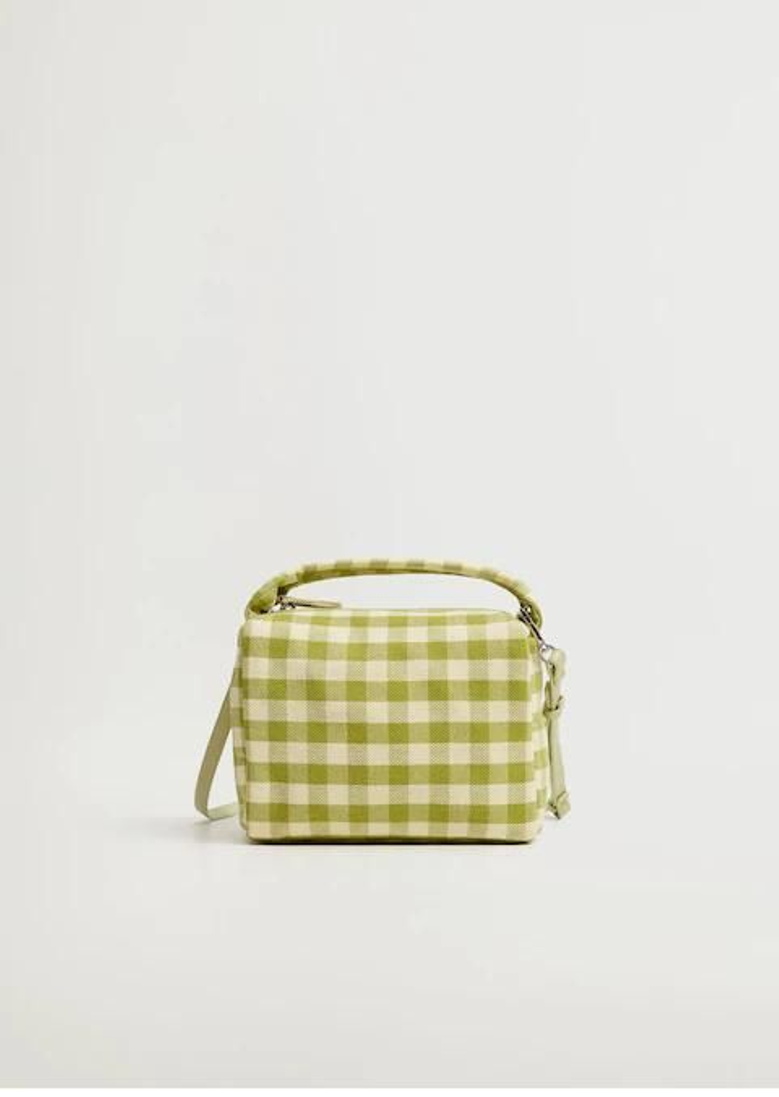 Bolso mini en cuadros vichy de Mango.
