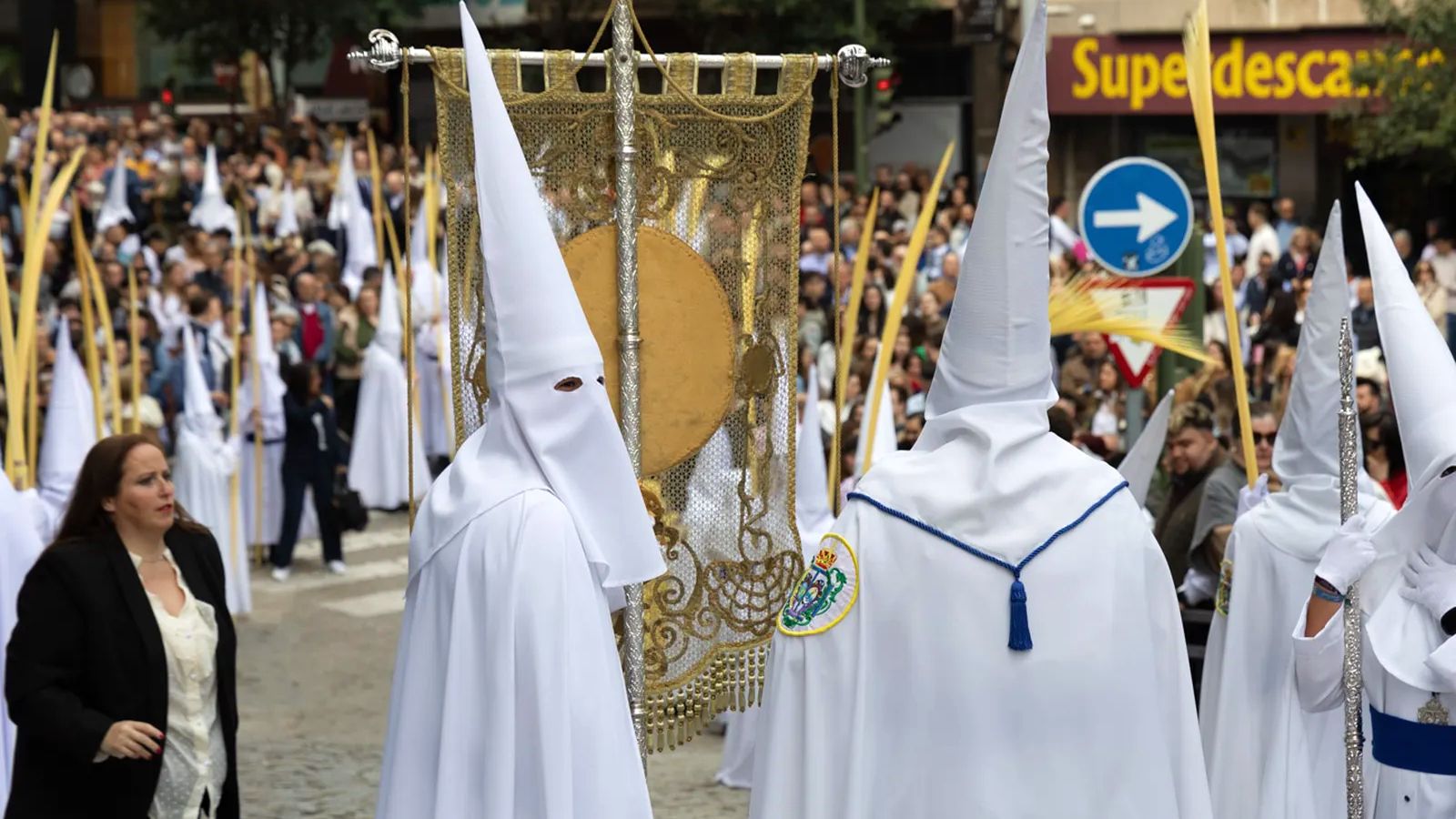 Disfruta de la Semana Santa de Jaén de la manera más cómoda: en una de las sillas de la carrera oficial.