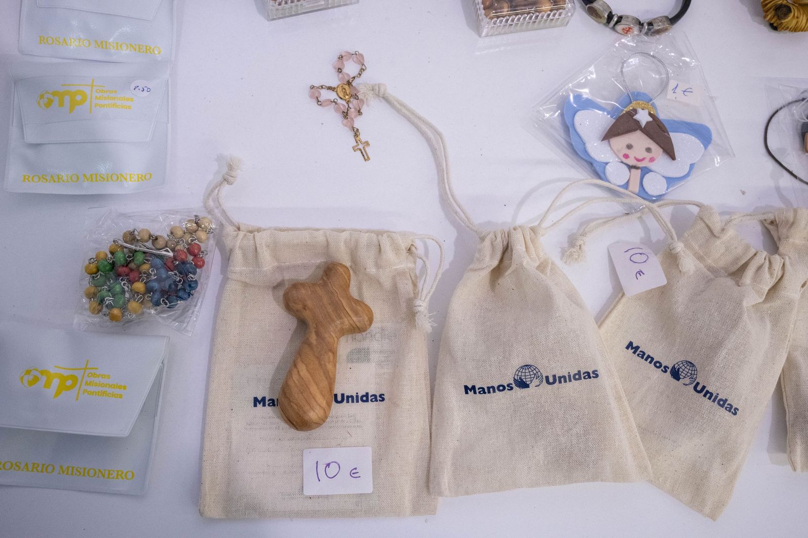 Un mercadillo que late por los demás: la solidaridad toma el Paseo de Almería