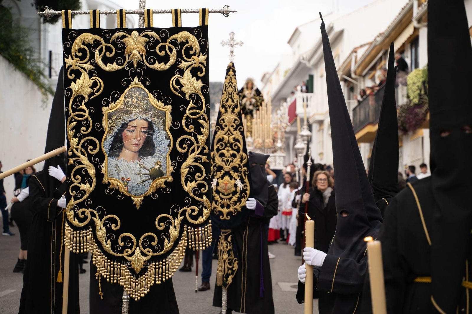 El Nazareno el Jueves Santo en Benalmádena Pueblo, en imágenes