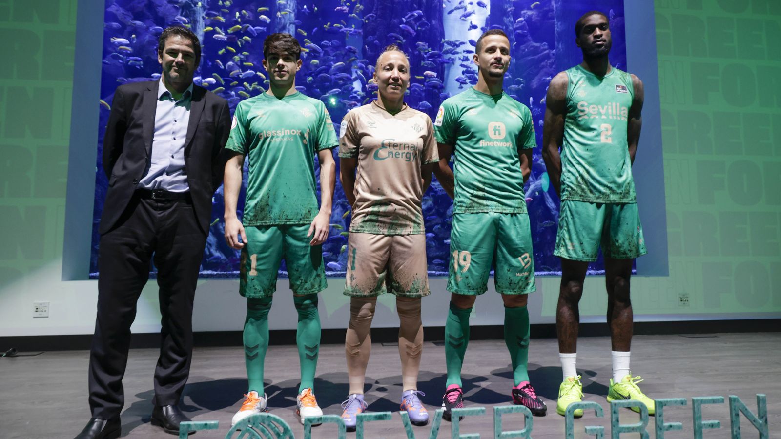 Ramón Alarcón, CEO del Betis, junto  Pablo Otero, Gaelle Thalmann, Luiz Felipe y BJ Johnson.