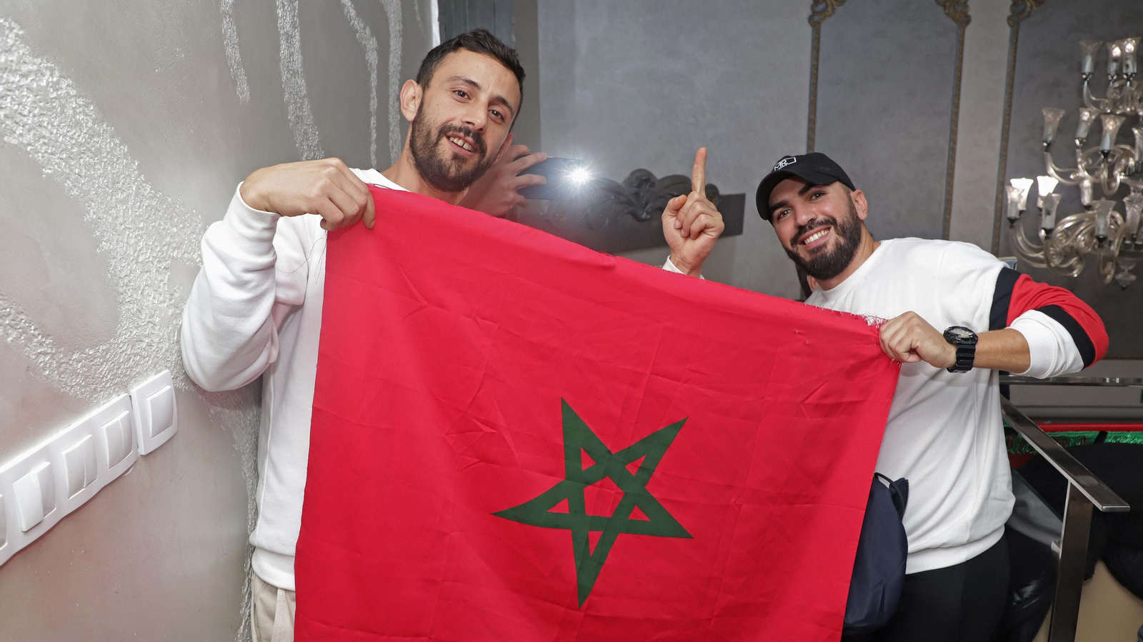 Fotos del ambiente durante el Marruecos - España en Algeciras