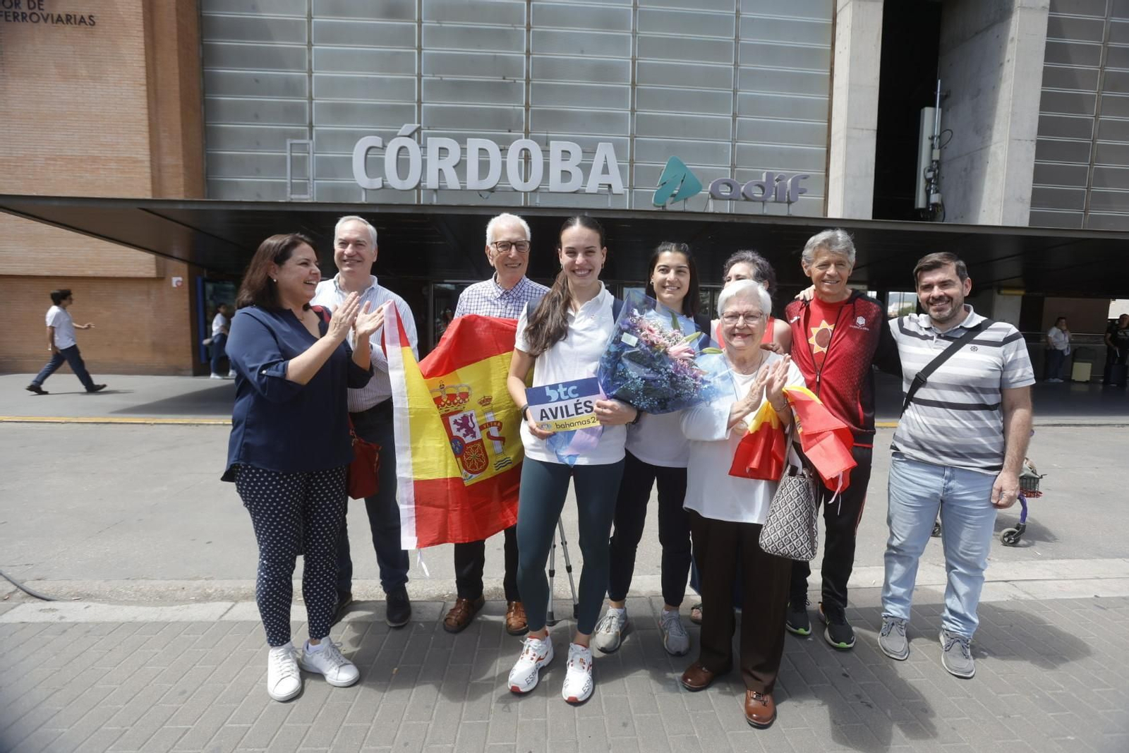 Las mejores fotos de la llegada de Carmen Avilés a Córdoba tras el pase a los Juegos Olímpicos de París