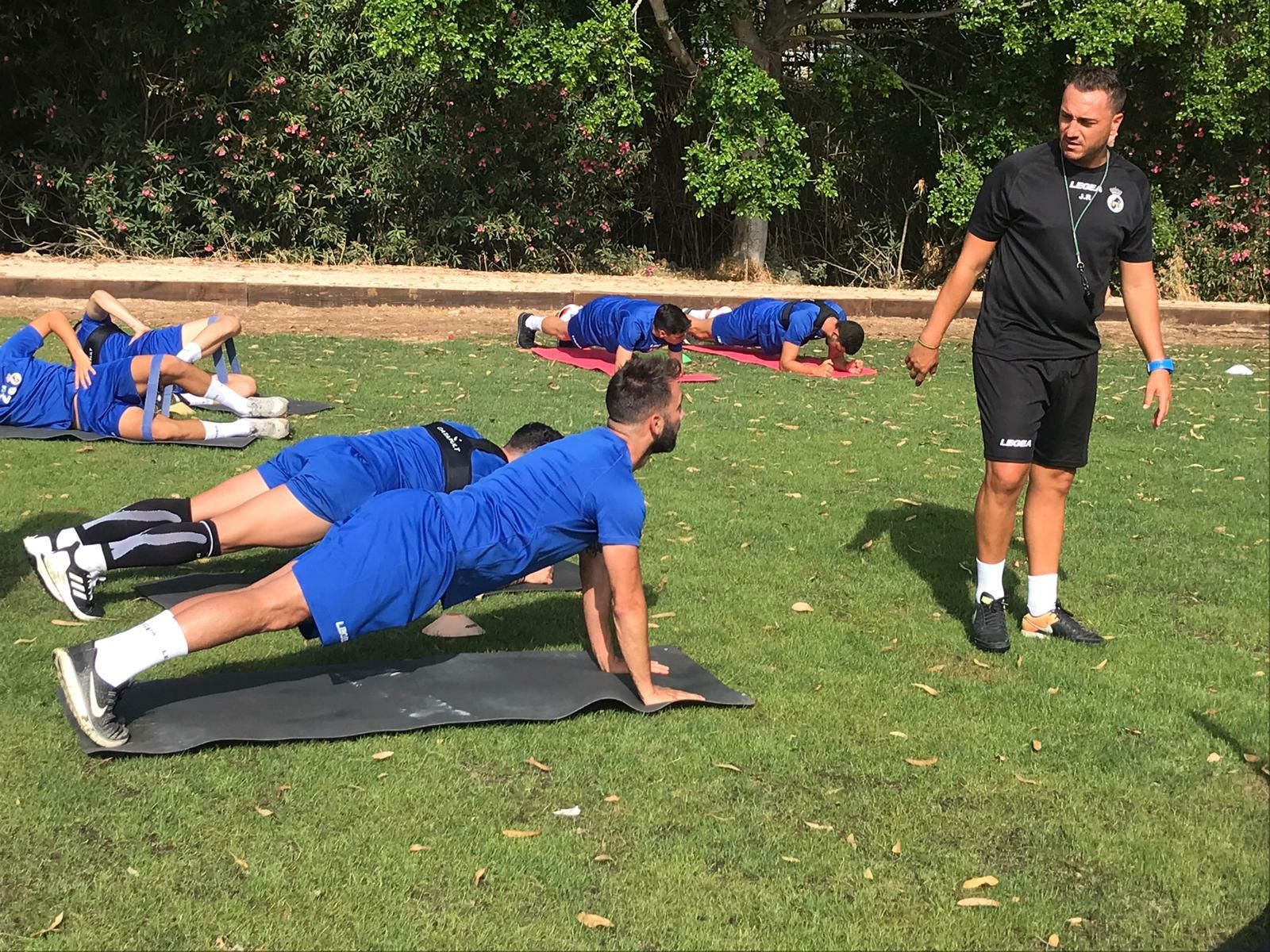 Pito Camacho estira ante Jordi Roger en Marbella.