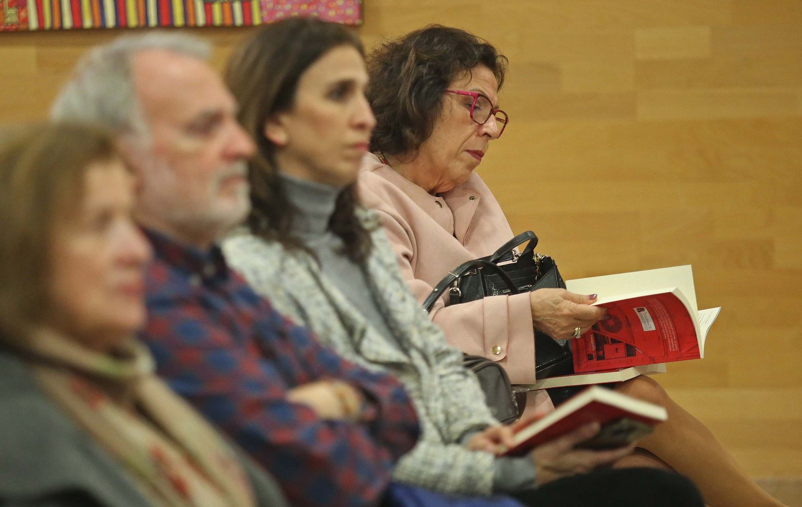 Fotos de la presentación del libro  'Emociones a Contraluz' del grupo literario Infusiónate en Algeciras