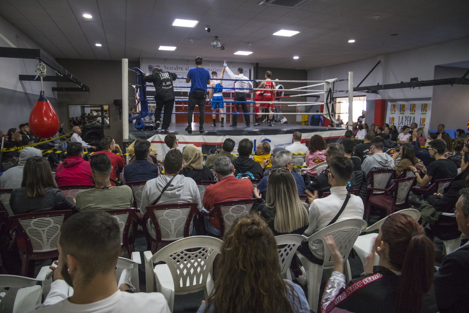 La cantera del boxeo granadino se luce en Armilla