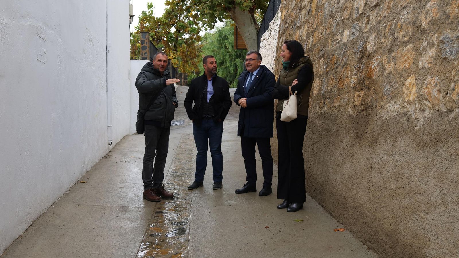 El subdelegado del Gobierno en Granada, José Antonio Montilla, visita Bérchules acompañado por su alcalde, Ismael Padilla El subdelegado del Gobierno en Granada, José Antonio Montilla, visita Bérchules acompañado por su alcalde, Ismael Padilla