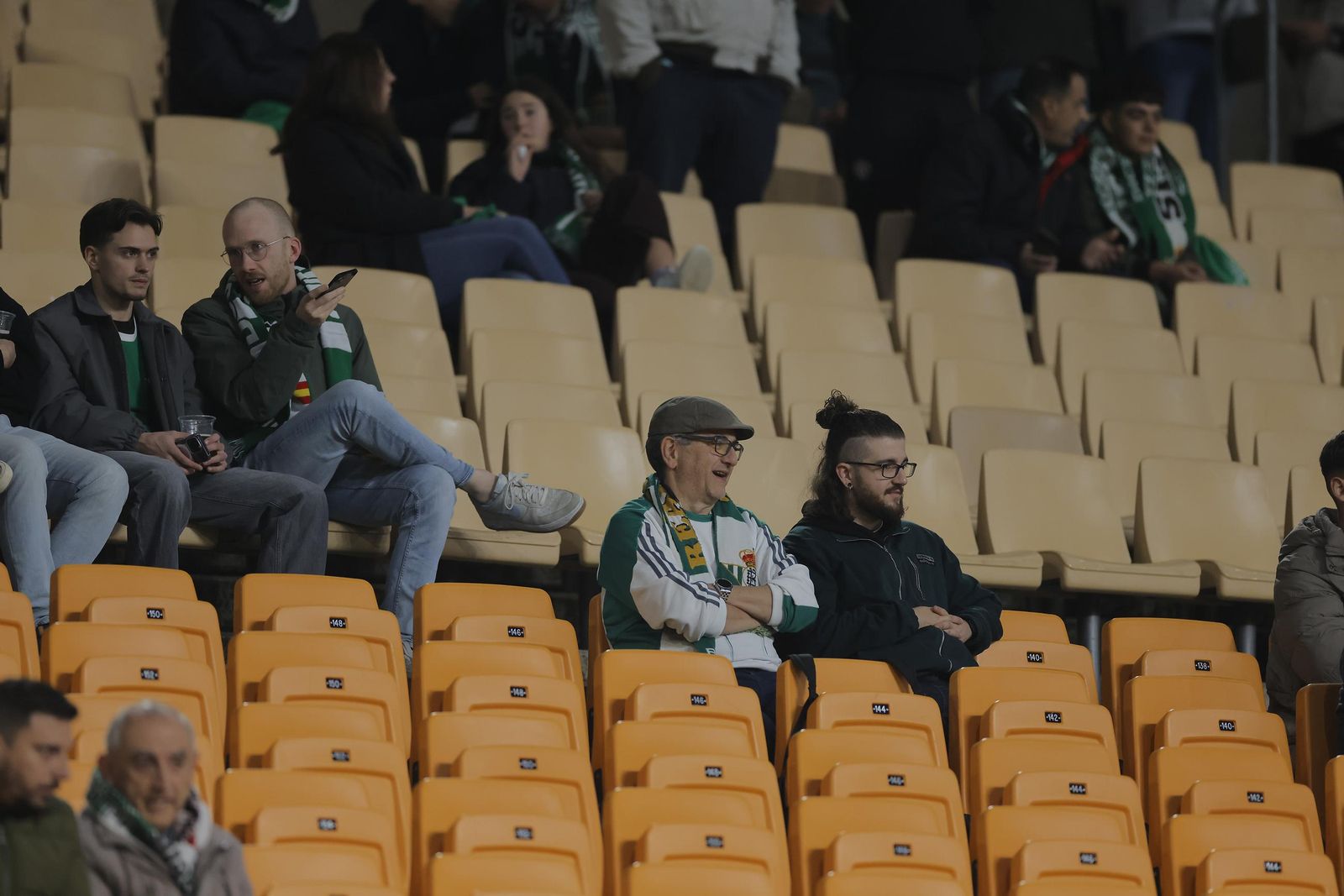 Búscate en las fotos del Betis - Utrecht