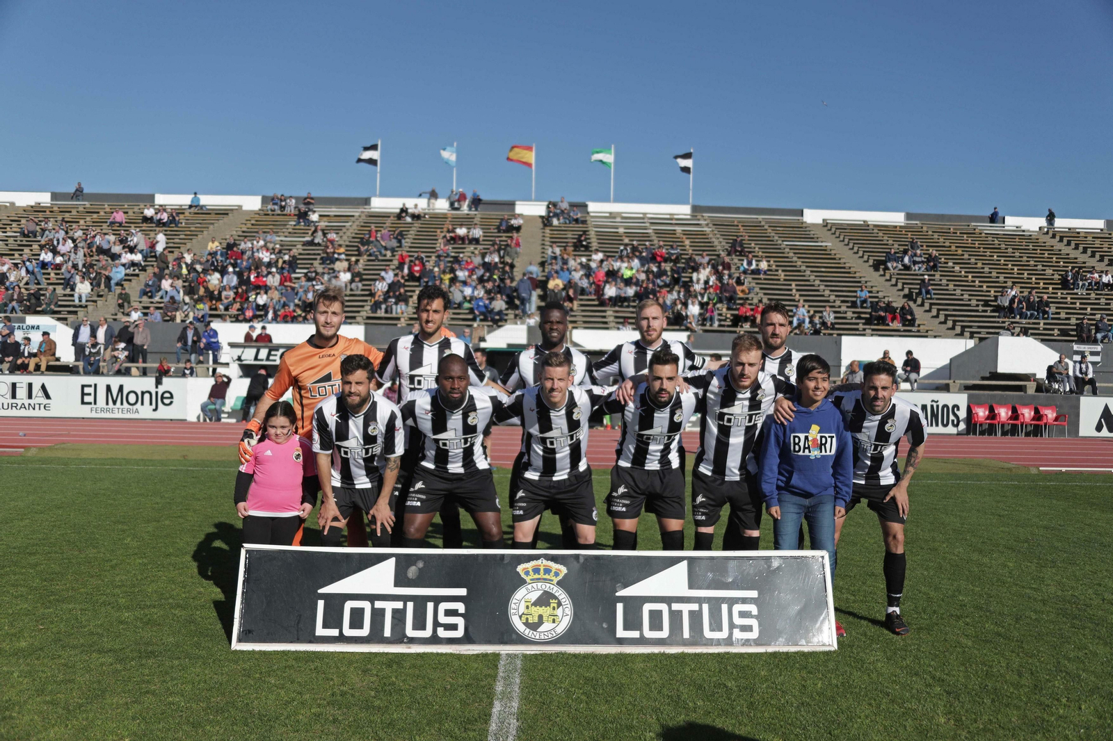 Formación inicial de la Balona en su último partido en casa, ante el Badajoz, rival directo en la pelea por la Copa