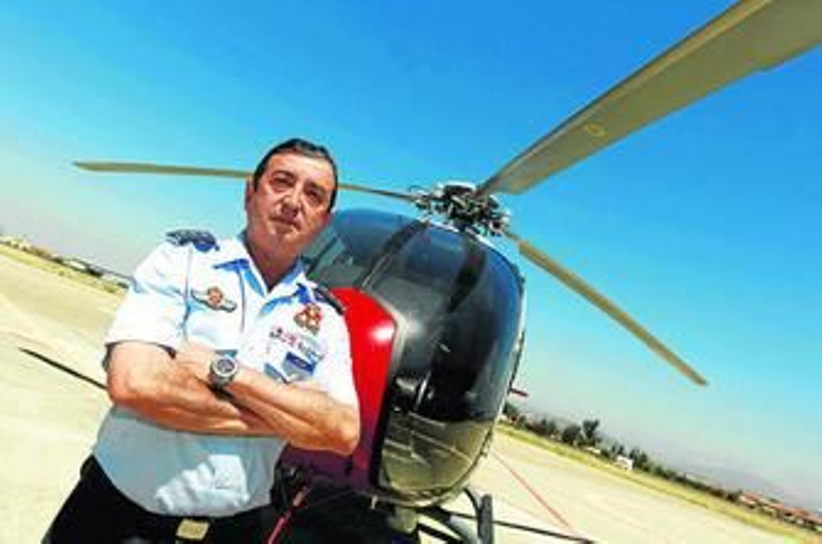 El coronel jefe, en las instalaciones militares de Armilla.