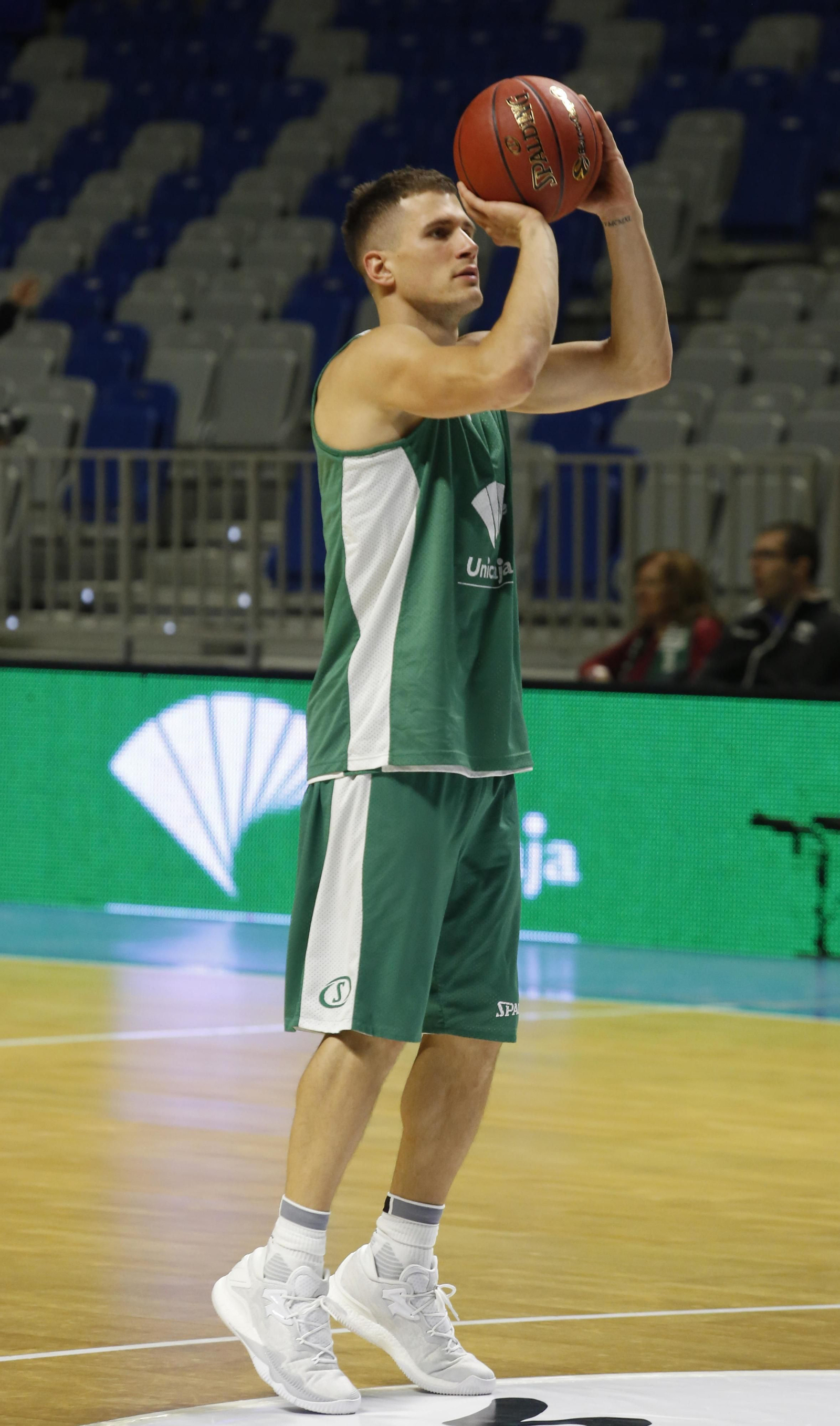 Nemanja Nedovic lanza a canasta el pasado miércoles.