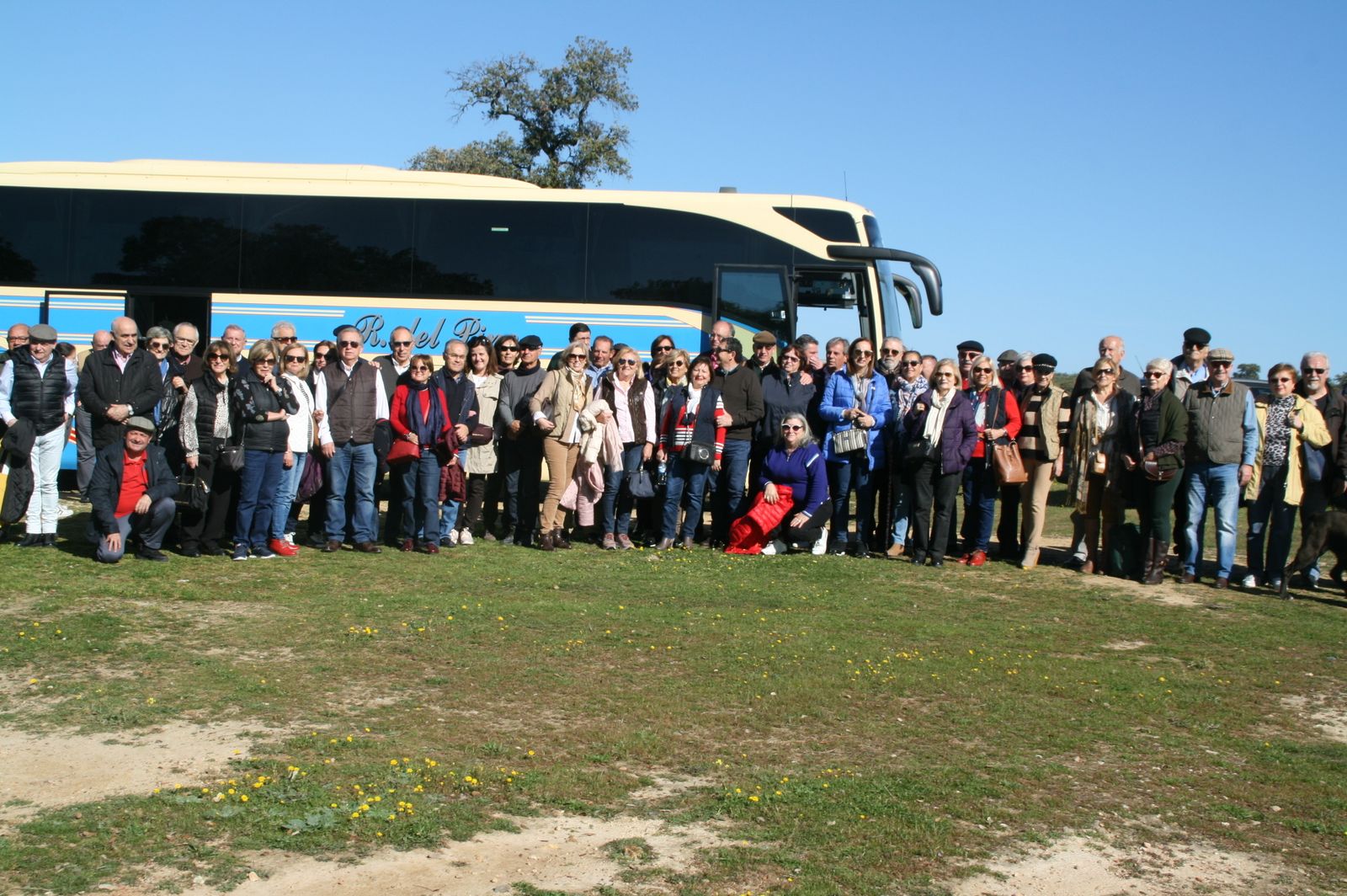 Foto de grupo en la ganadería de Osborne.