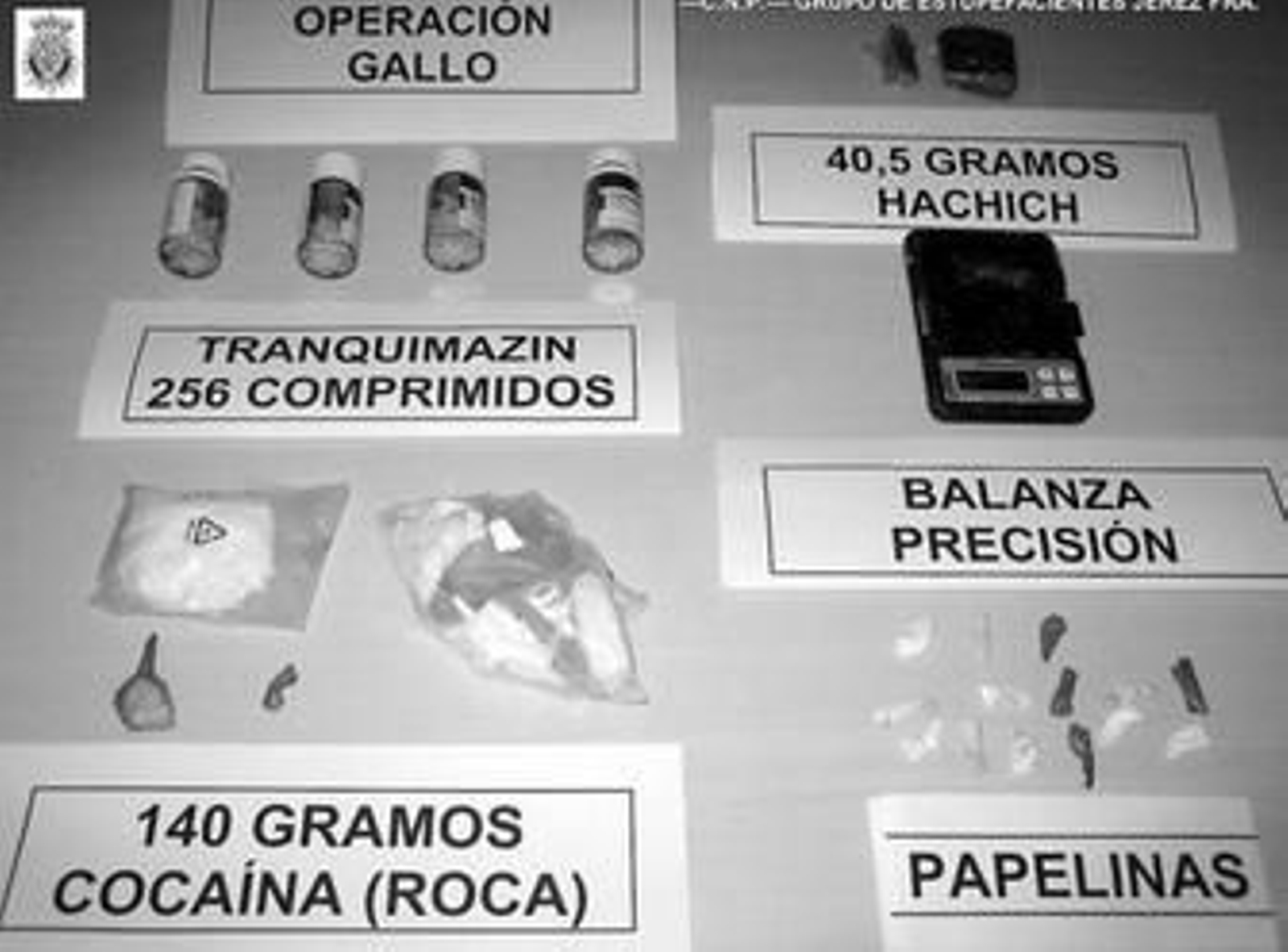 Droga y dinero intervenidos en la 'operación pollo'.