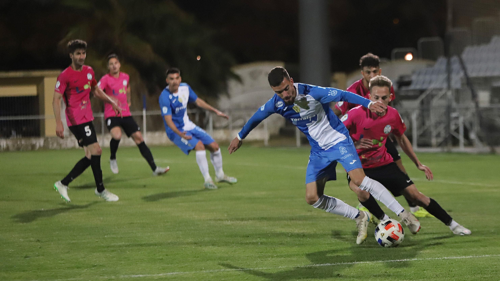 Una acción del choque disputado en Jerez de la Frontera.