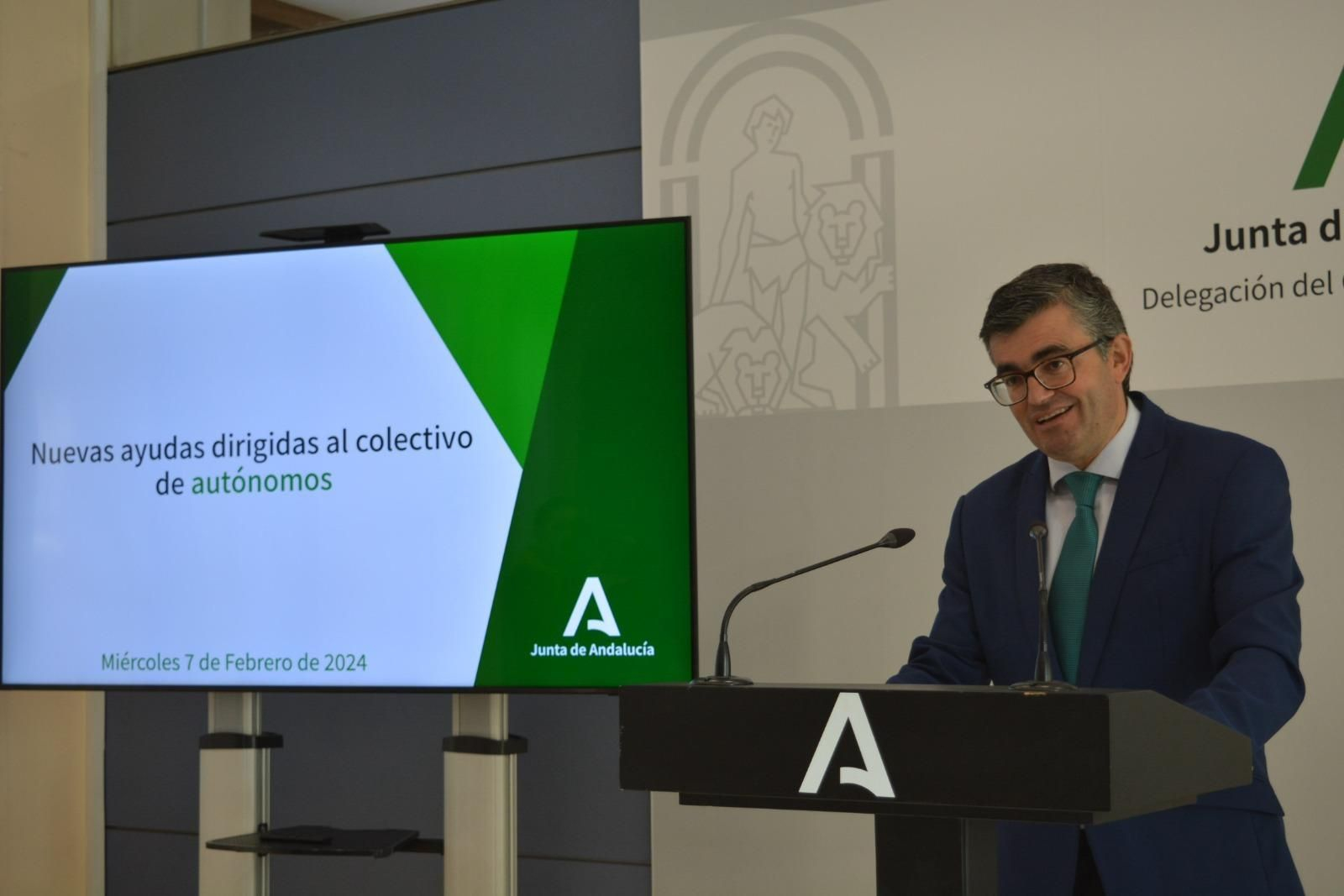 El delegado territorial de Empleo en Granada, José Javier Martín Cañizares