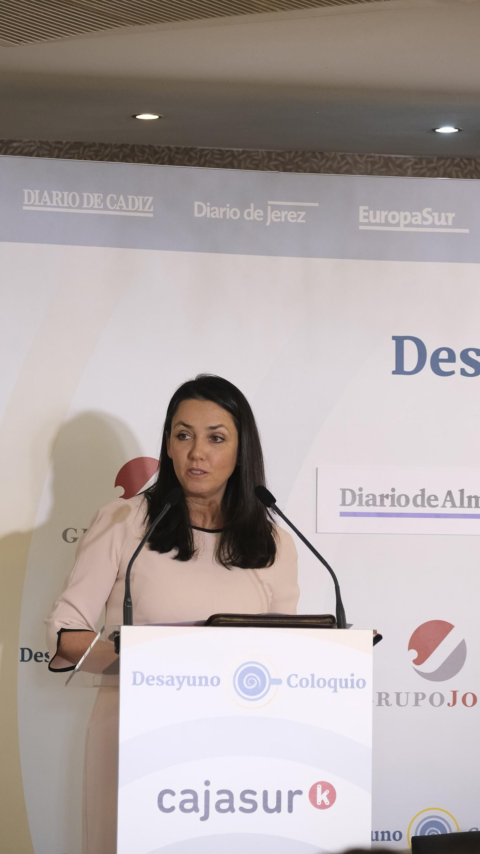 Desayuno coloquio de Grupo Joly y Cajasur, con la participación del ponente Enrique de los Ríos