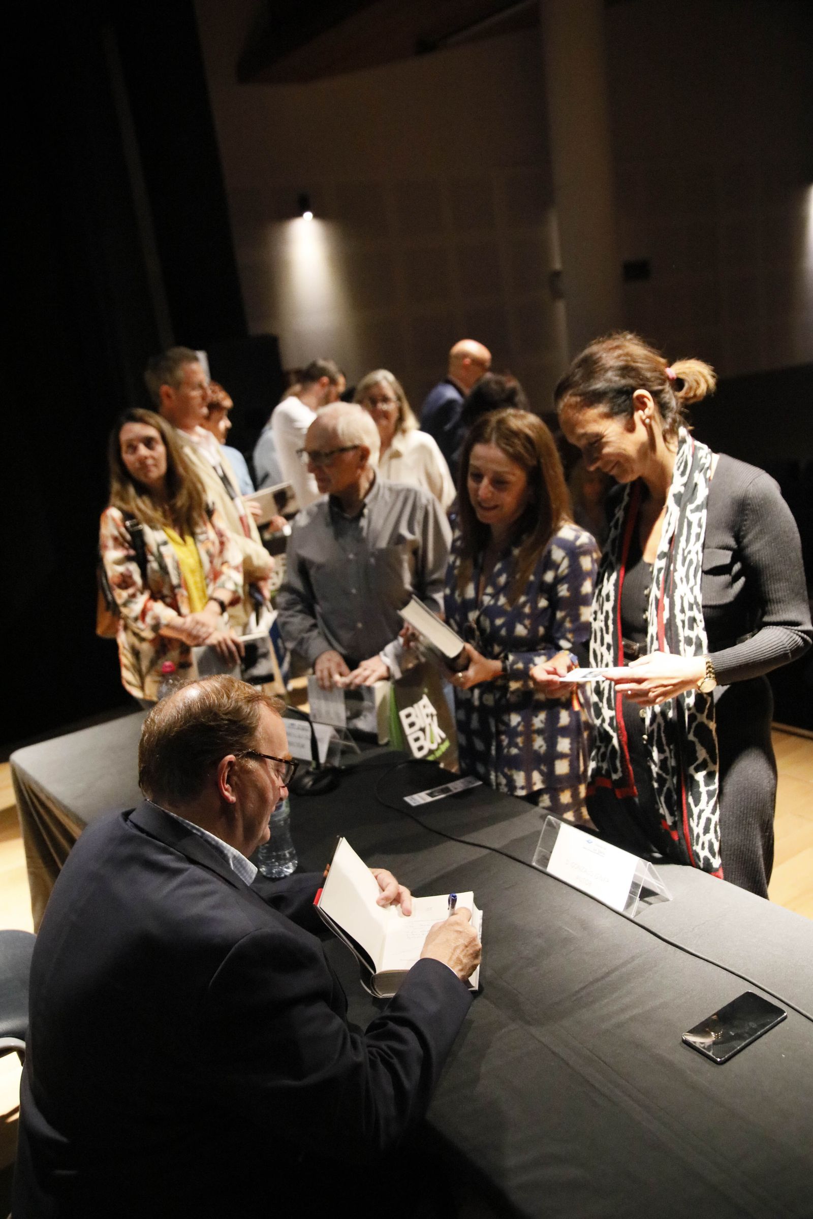Imágenes del libro "La sombra de los sueños" de Gonzalo Giner