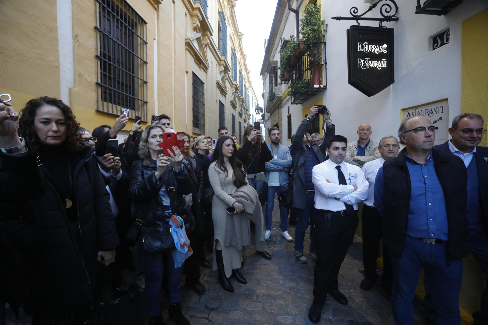 Córdoba se vuelca en el homenajea a Ángel González, el desaparecido sumiller y jefe de sala de El Churrasco