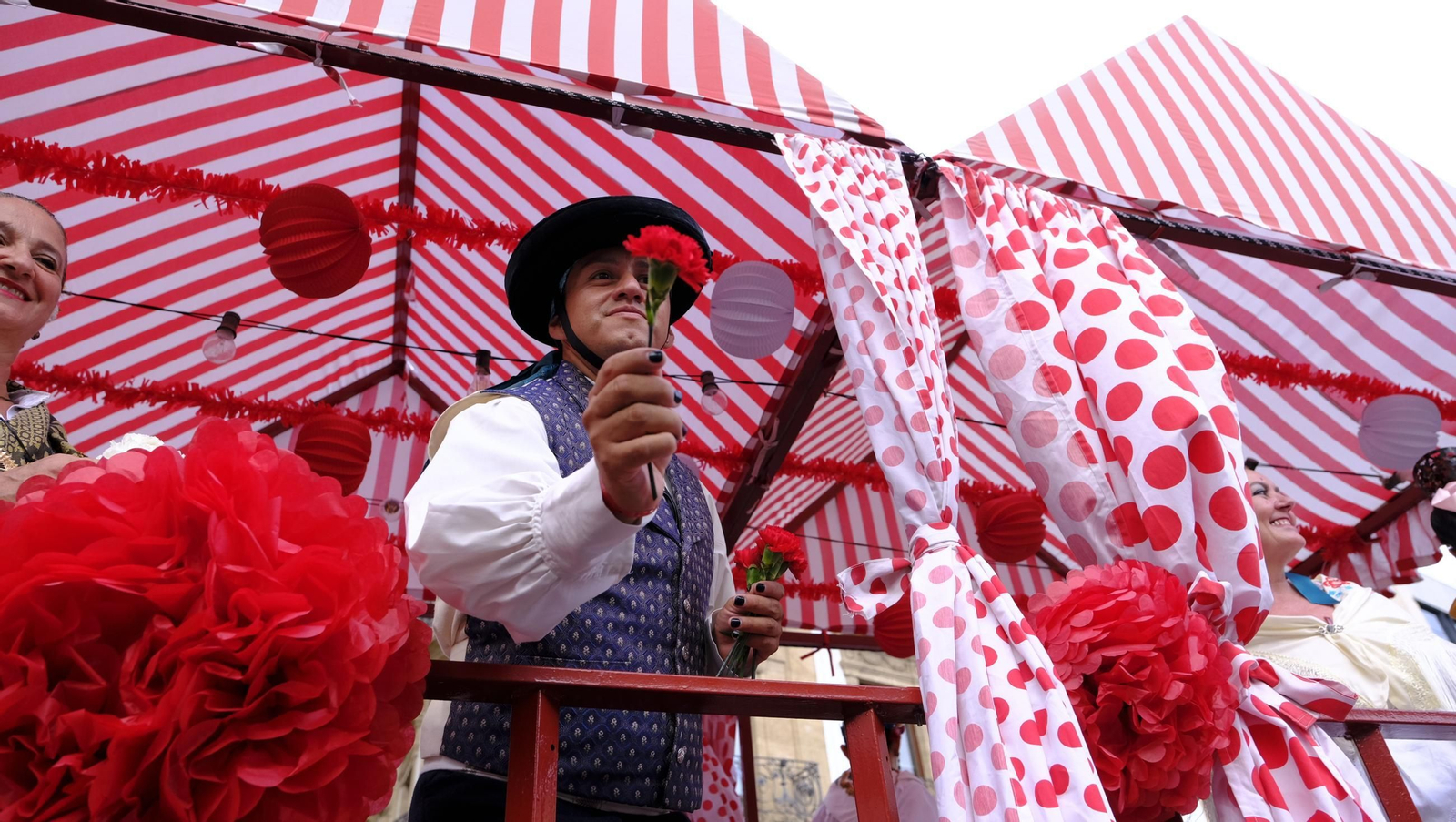 Las mejores imágenes de la Batalla de Flores de Almería