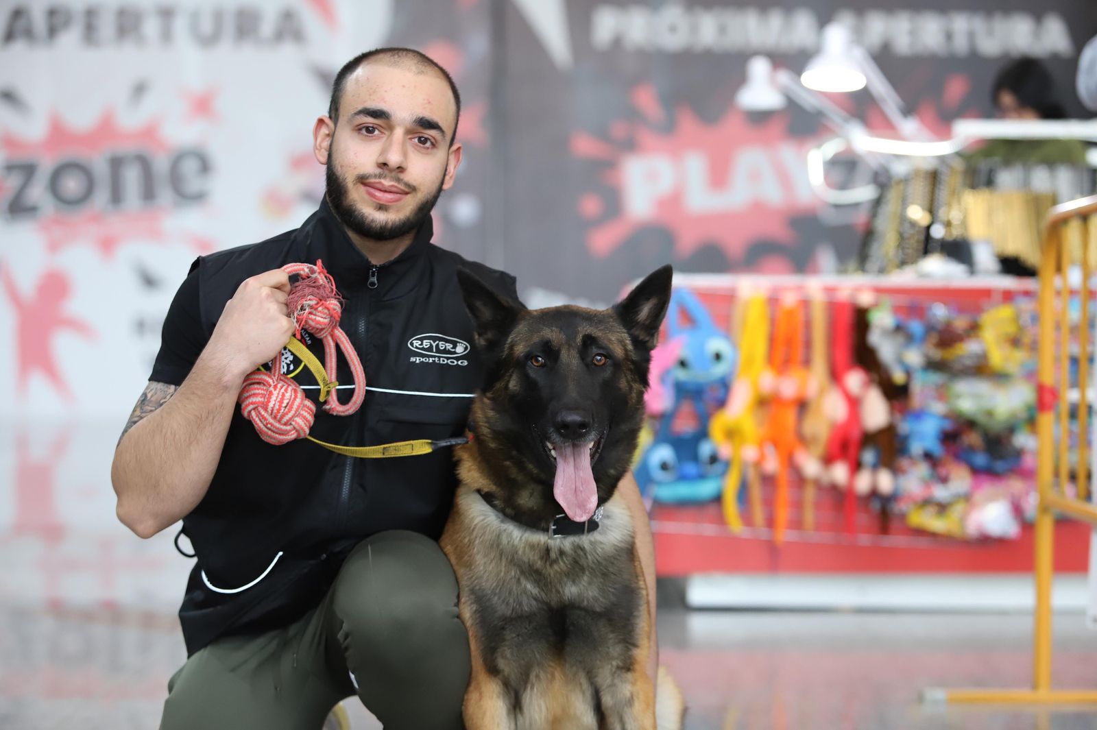 Fotos de la jornada 'Mi mascota, mi familia' en el Centro Comercial Bahía Plaza.