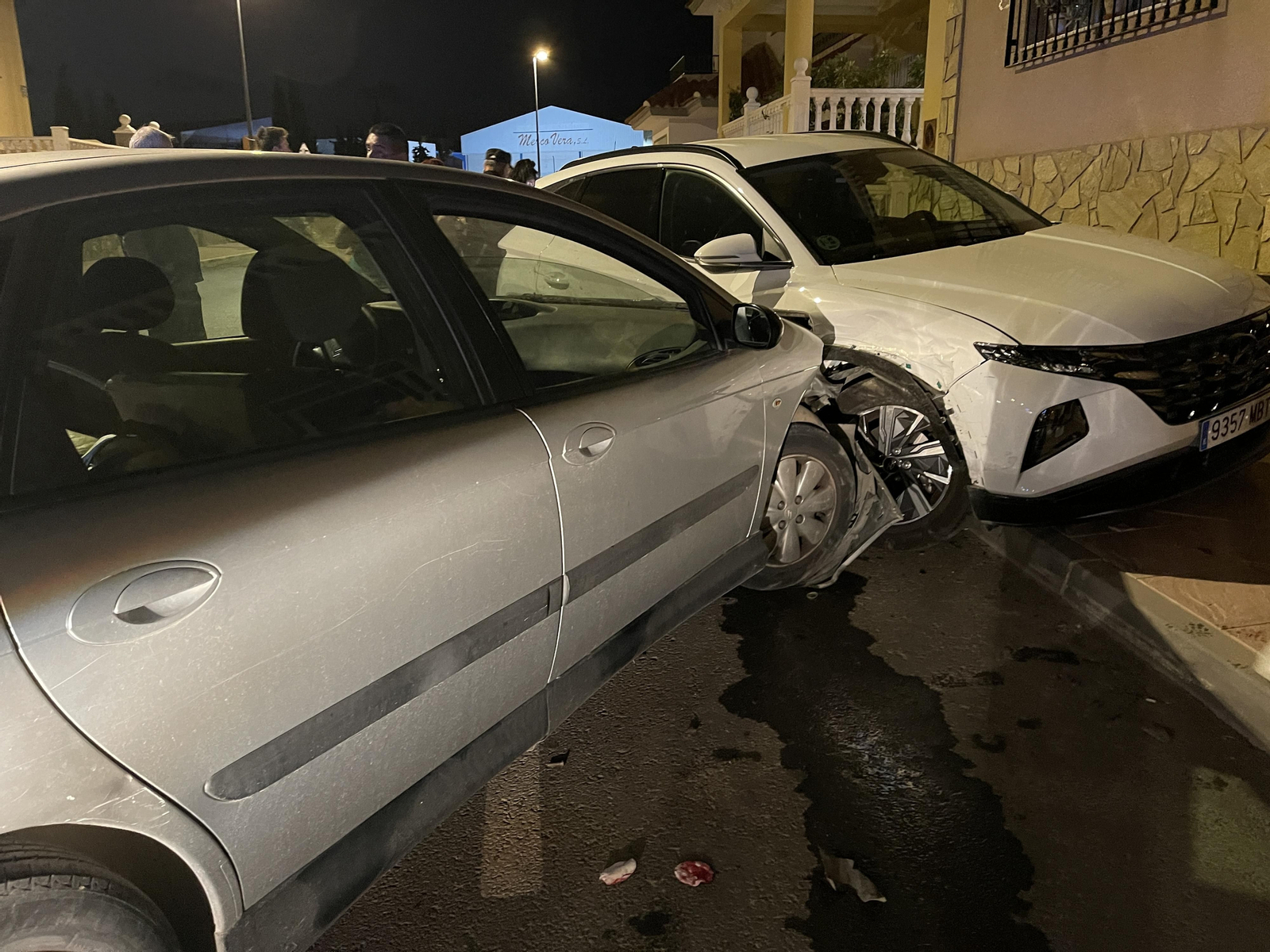 Las imágenes del brutal accidente en una calle de Vera, este domingo