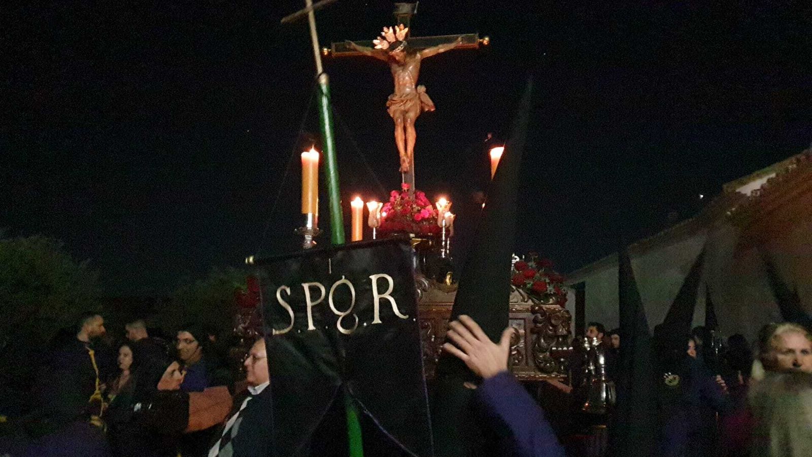 Miércoles Santo en Castro del Río: La visita del Cristo de la Buena Muerte al cementerio, en fotografías