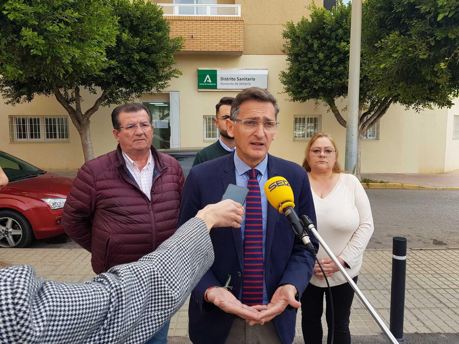 El PSOE alerta de los “graves problemas” en la atención sanitaria y “en los despachos desde donde se dirige”