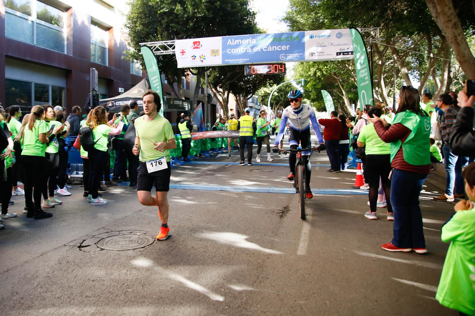 Imágenes de la Carrera contra el Cáncer de Almería