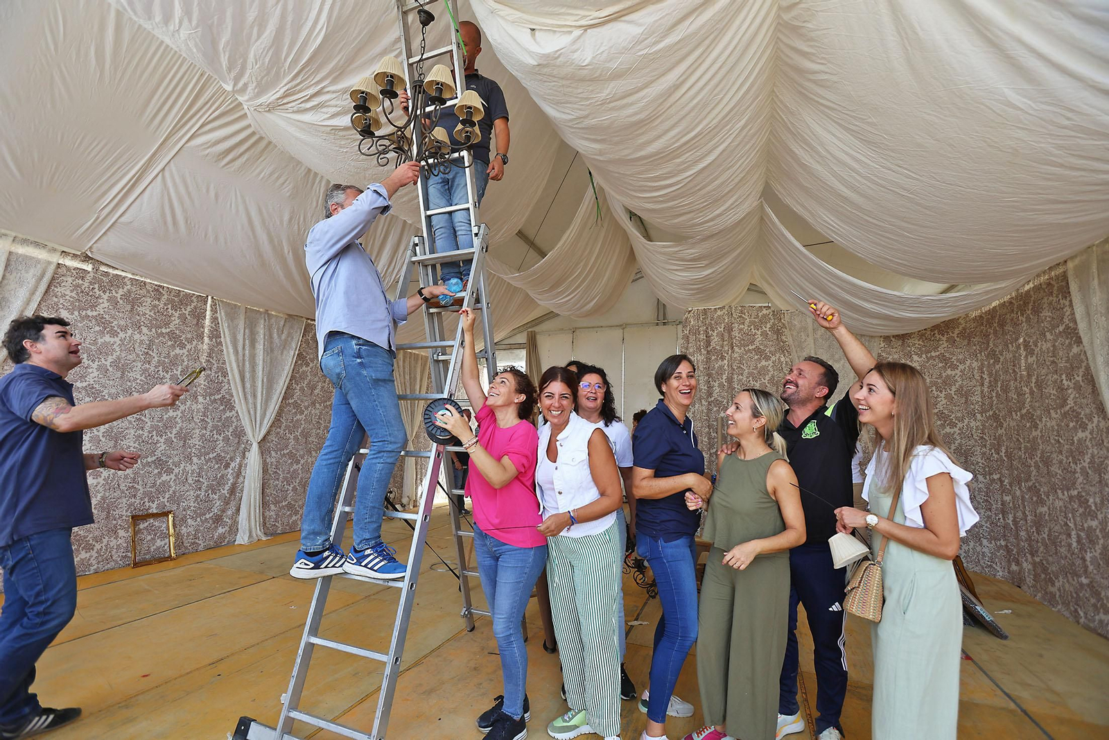 Imágenes de los preparativos en el recinto de la Feria del Caballo 2024