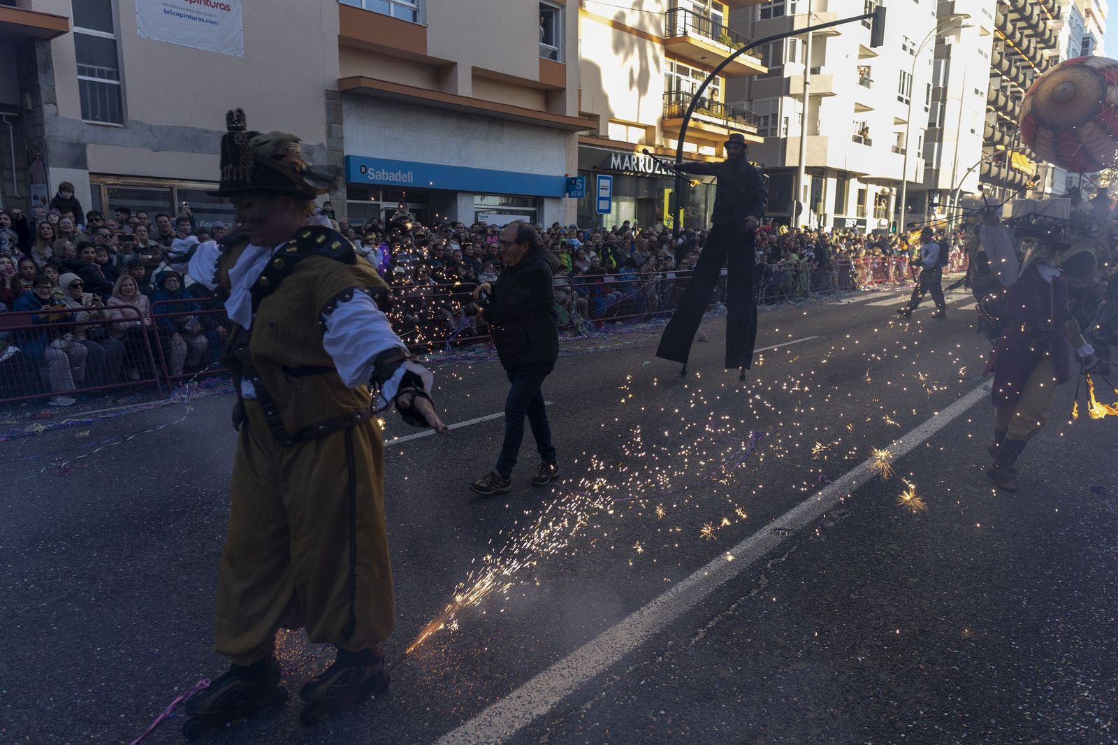 Las mejores imágenes de la Cabalgata del Carnaval de Cádiz 2026