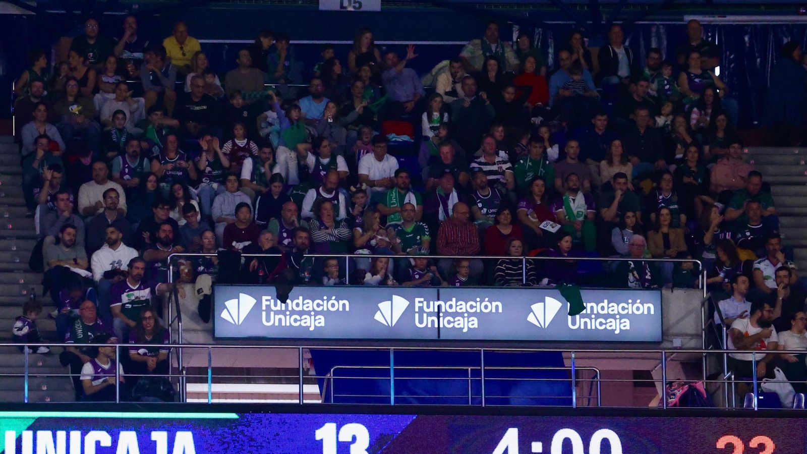 Búscate en las gradas del Carpena en el Unicaja-Breogán