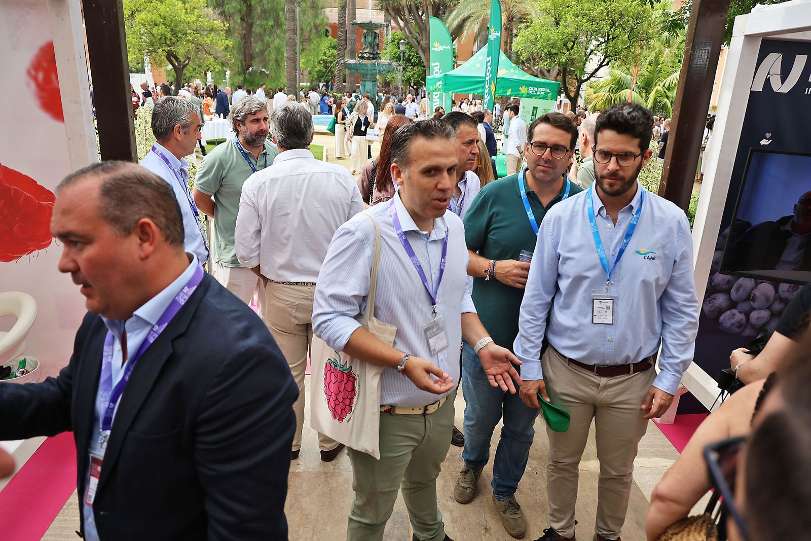 Imágenes del ambiente en el X Congreso de Frutos Rojos de Huelva