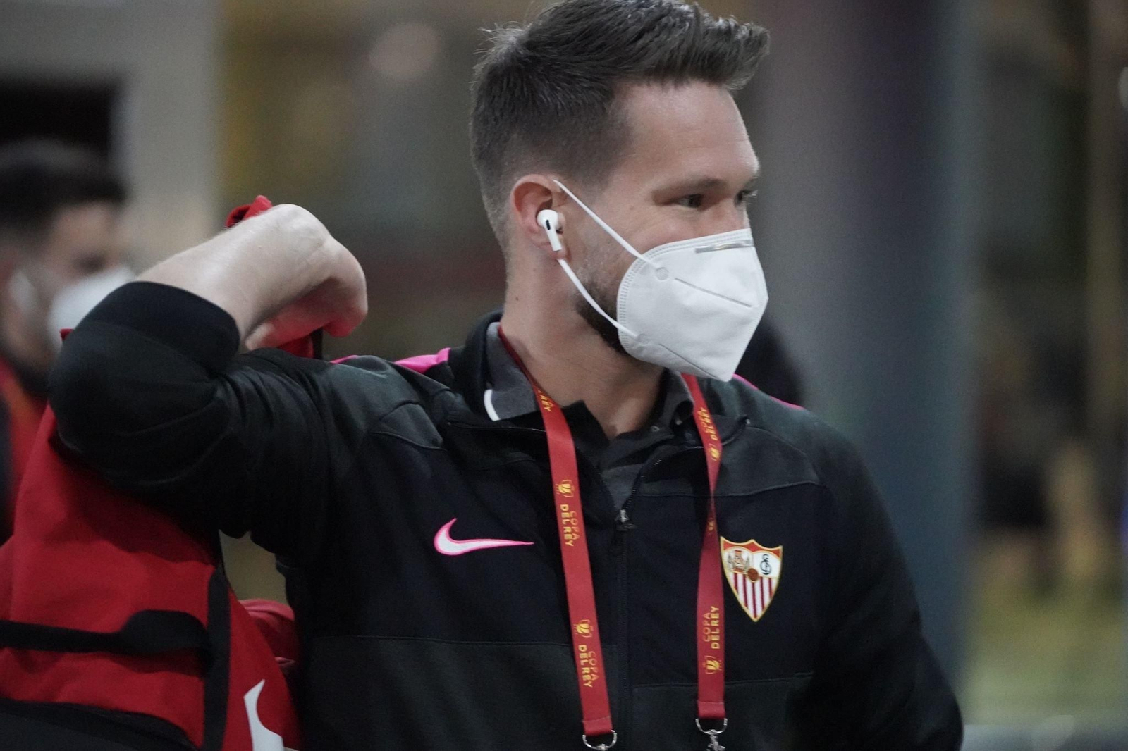 Vaclík, sonriente, a su llegada al Camp Nou.
