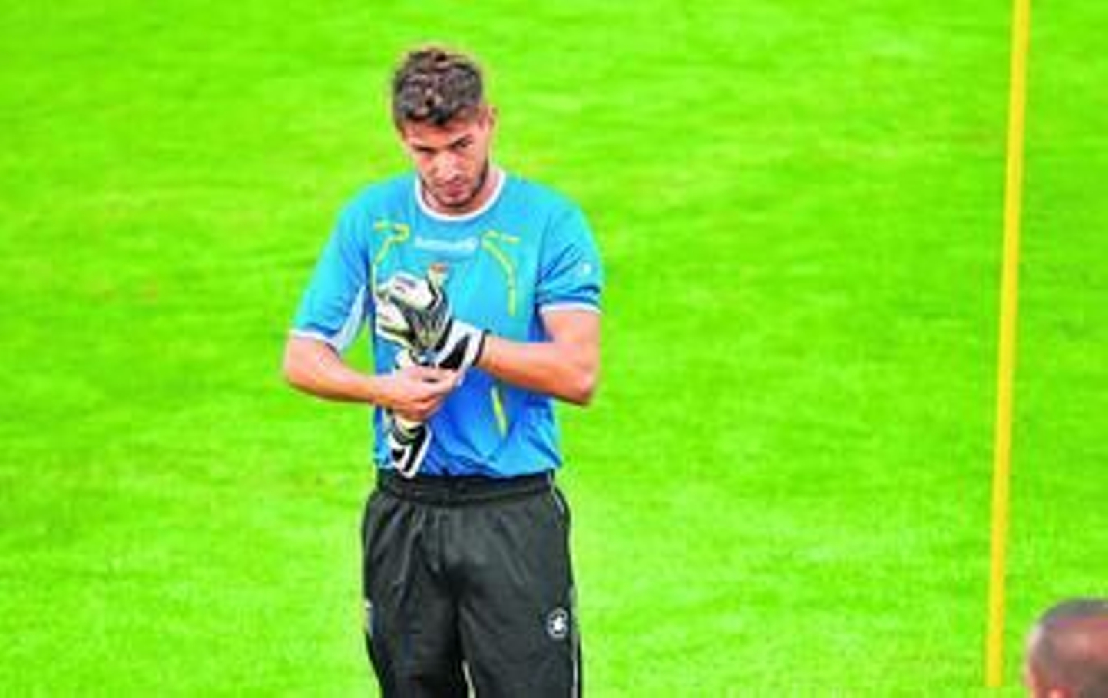Stancampiano se pone los guantes en un entrenamiento. Stancampiano se pone los guantes en un entrenamiento.