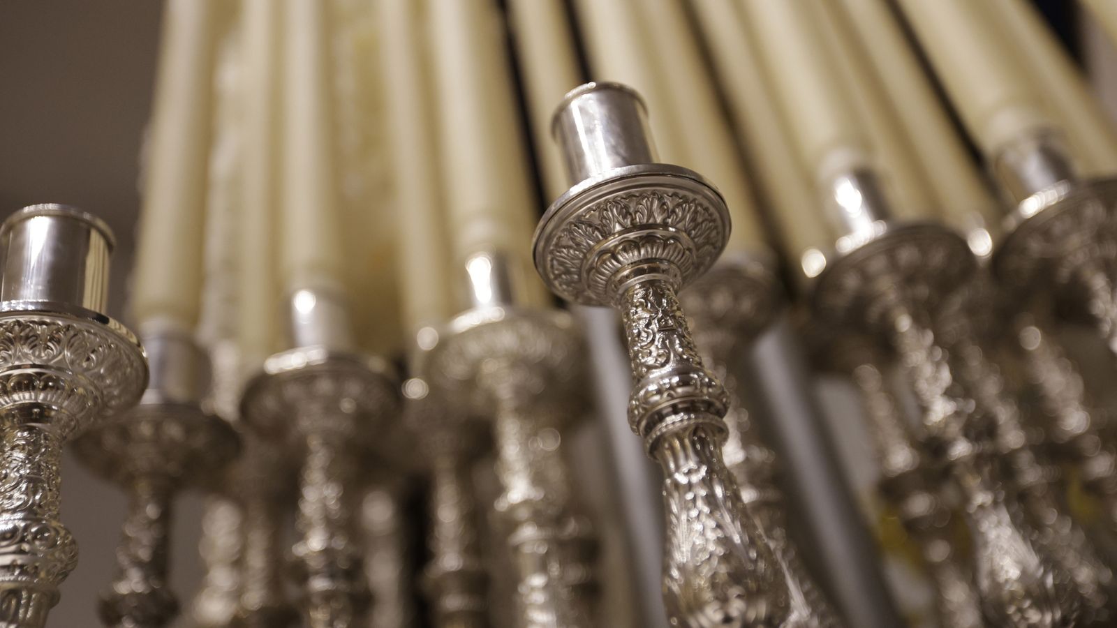 Preparativos en las iglesias de Algeciras para la Magna Mariana, en imágenes