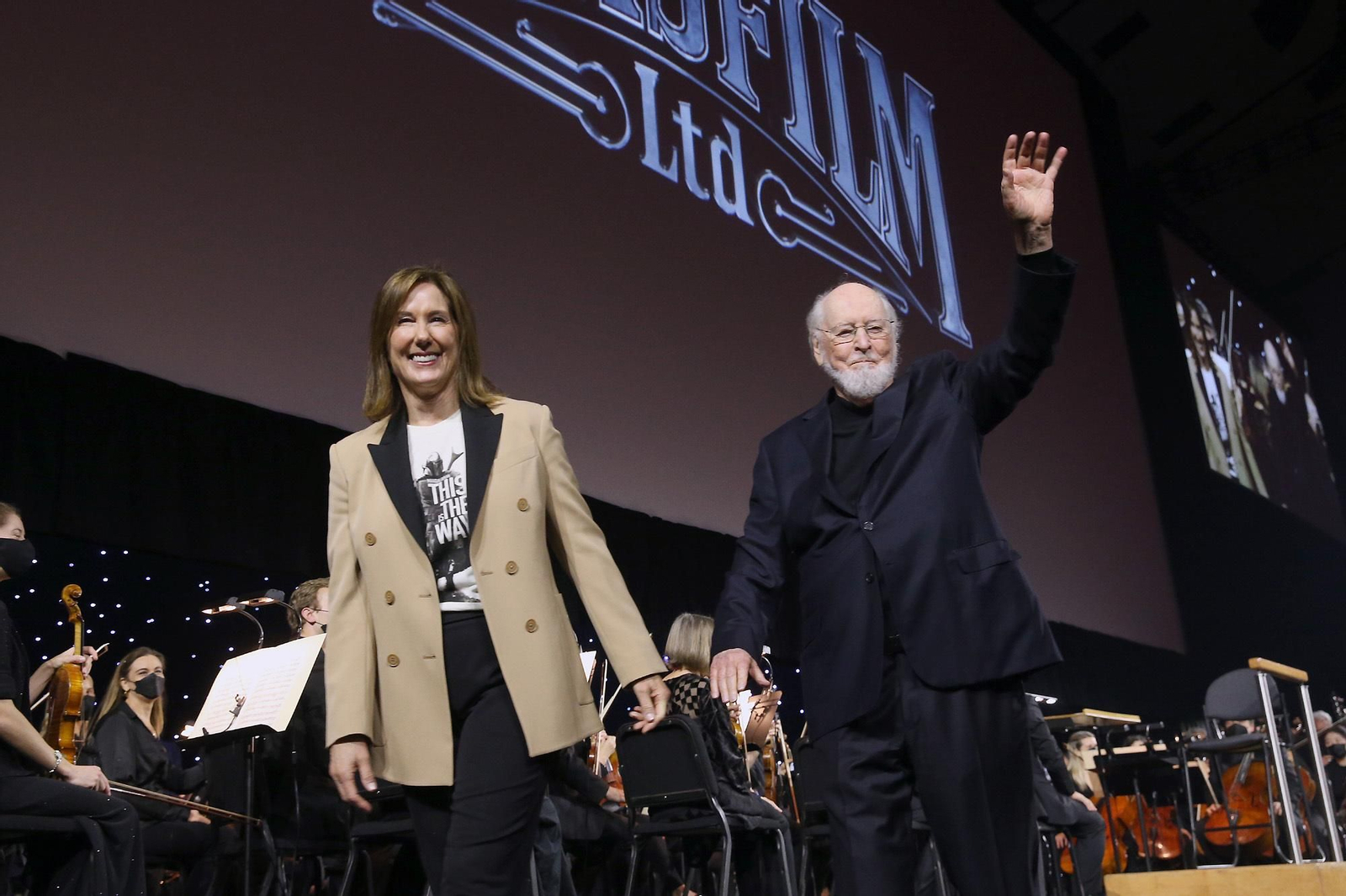 Kathleen Kennedy y John Williams en el evento de Indiana Jones en la Star Wars Celebration Kathleen Kennedy y John Williams en el evento de Indiana Jones en la Star Wars Celebration