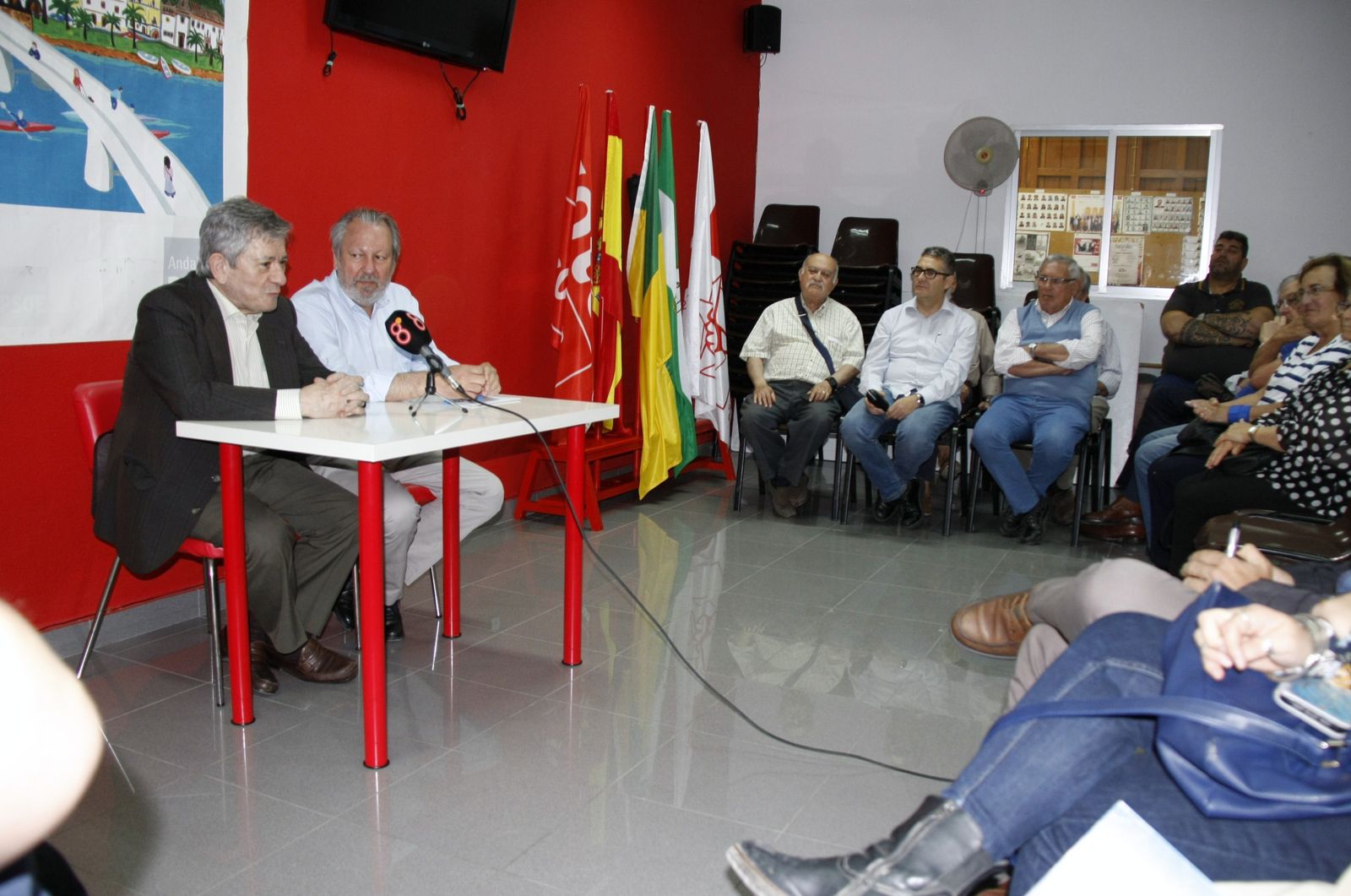 Enrique Barón ofreció una conferencia   en el PSOE