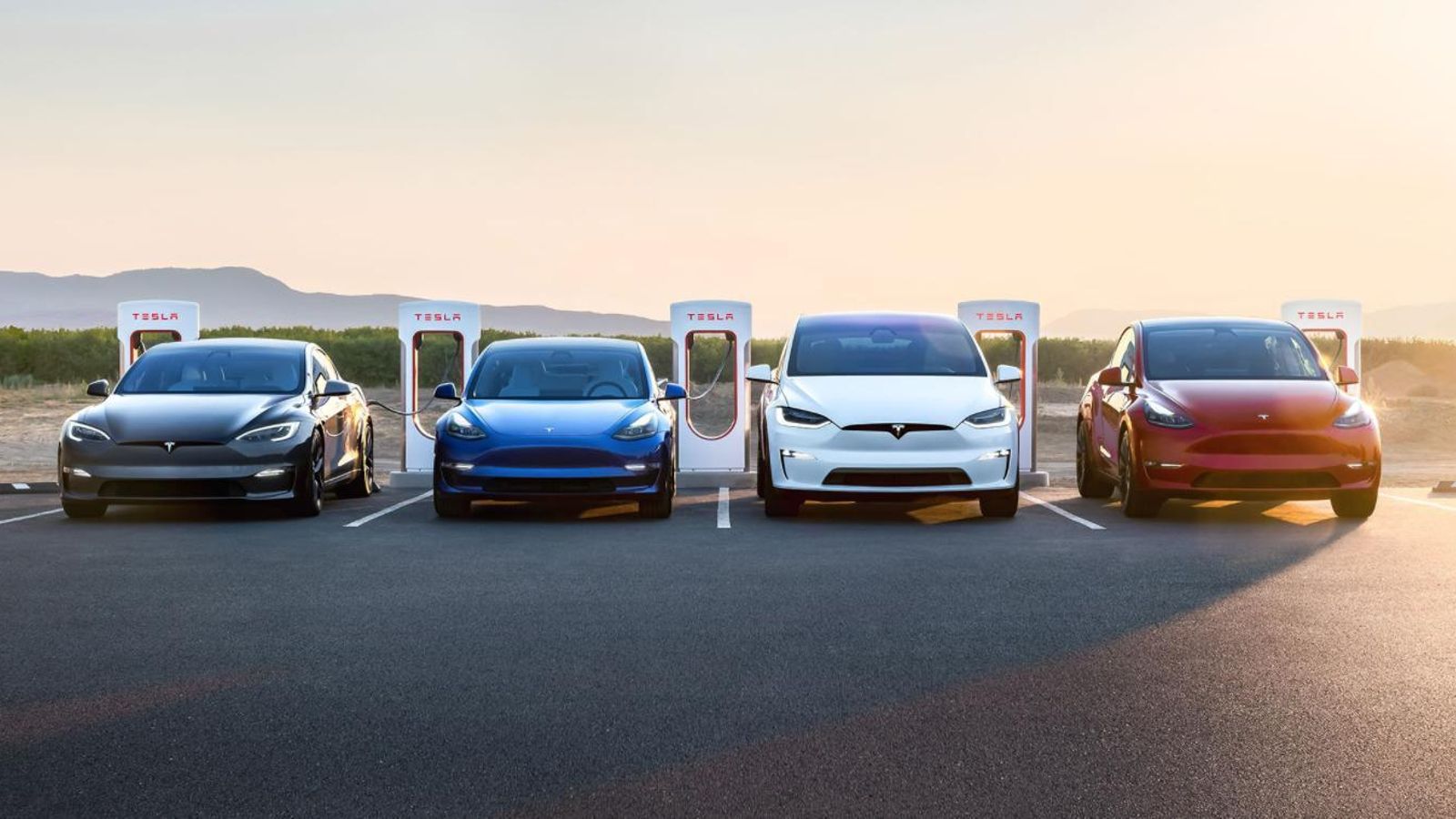 Aunque inicialmente sólo eran accesibles a los Tesla, desde finales de 2021 y siempre a través de la aplicación de la marca, otros vehículos pueden usar estos cargadores eléctricos.