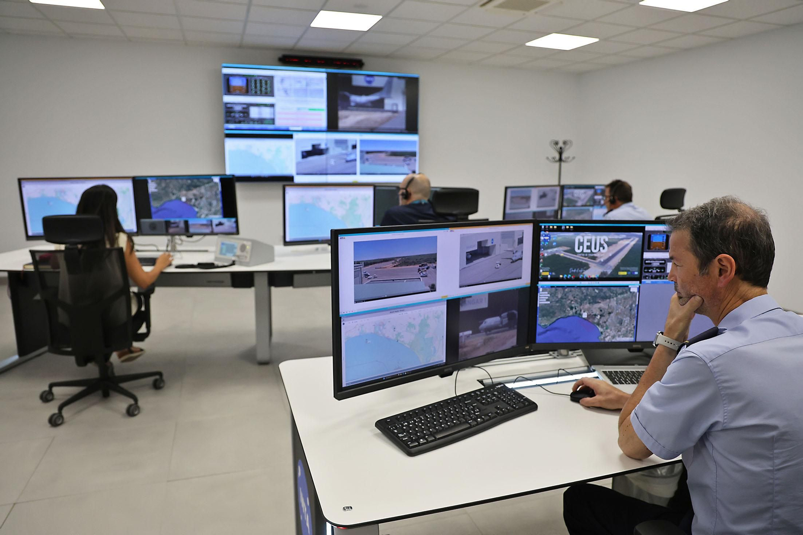 Imágenes de la Visita de la ministra de Defensa, Margarita Robles, a el Centro de Ensayos de Sistemas Aéreos no Tripulados CEUS